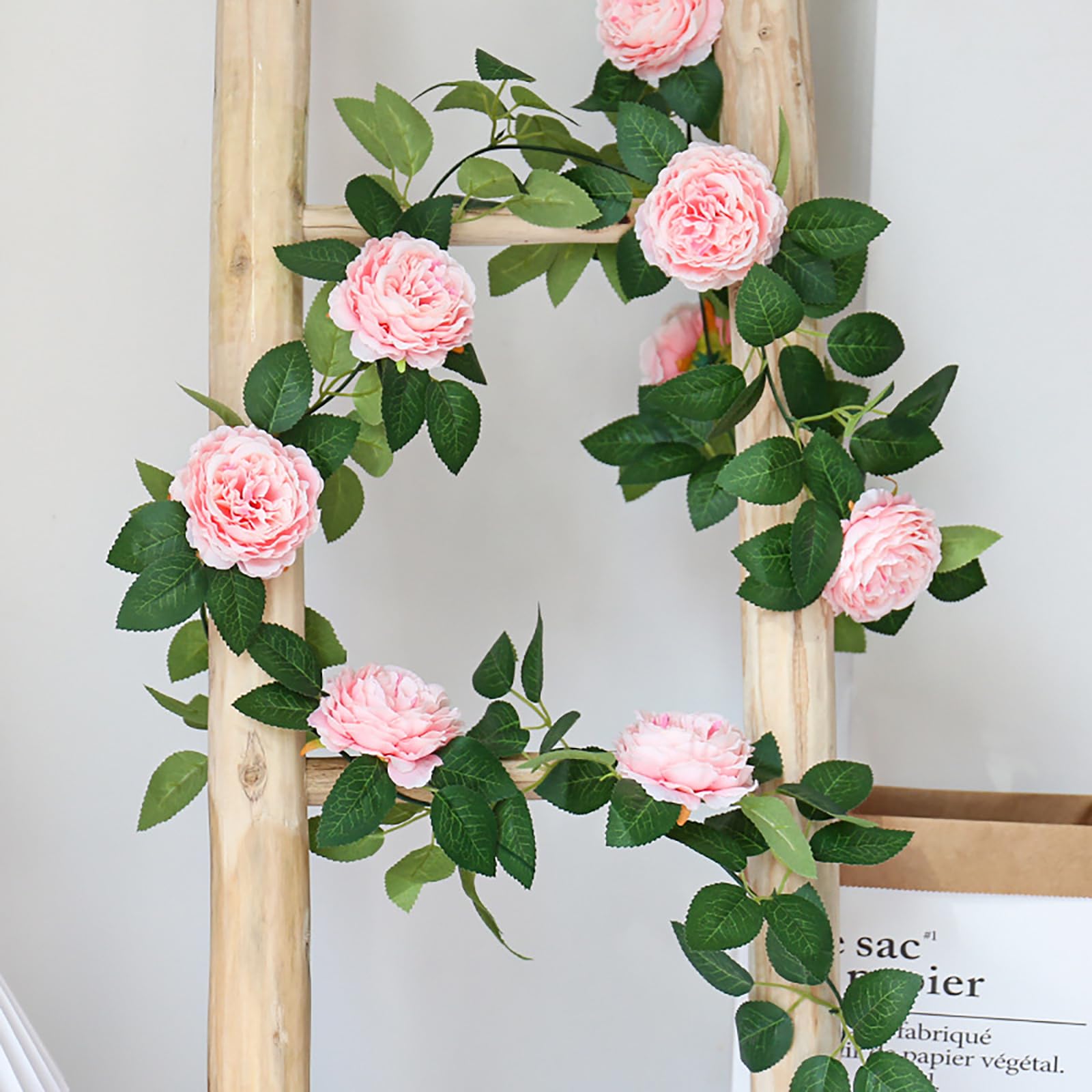 Künstliche Blumengirlande mit künstlichen Rosen für den Innen- und Außenbereich, Zuhause, Küche, Garten, Hochzeit, Party, Dekoration (Weiß, 4 Stück)