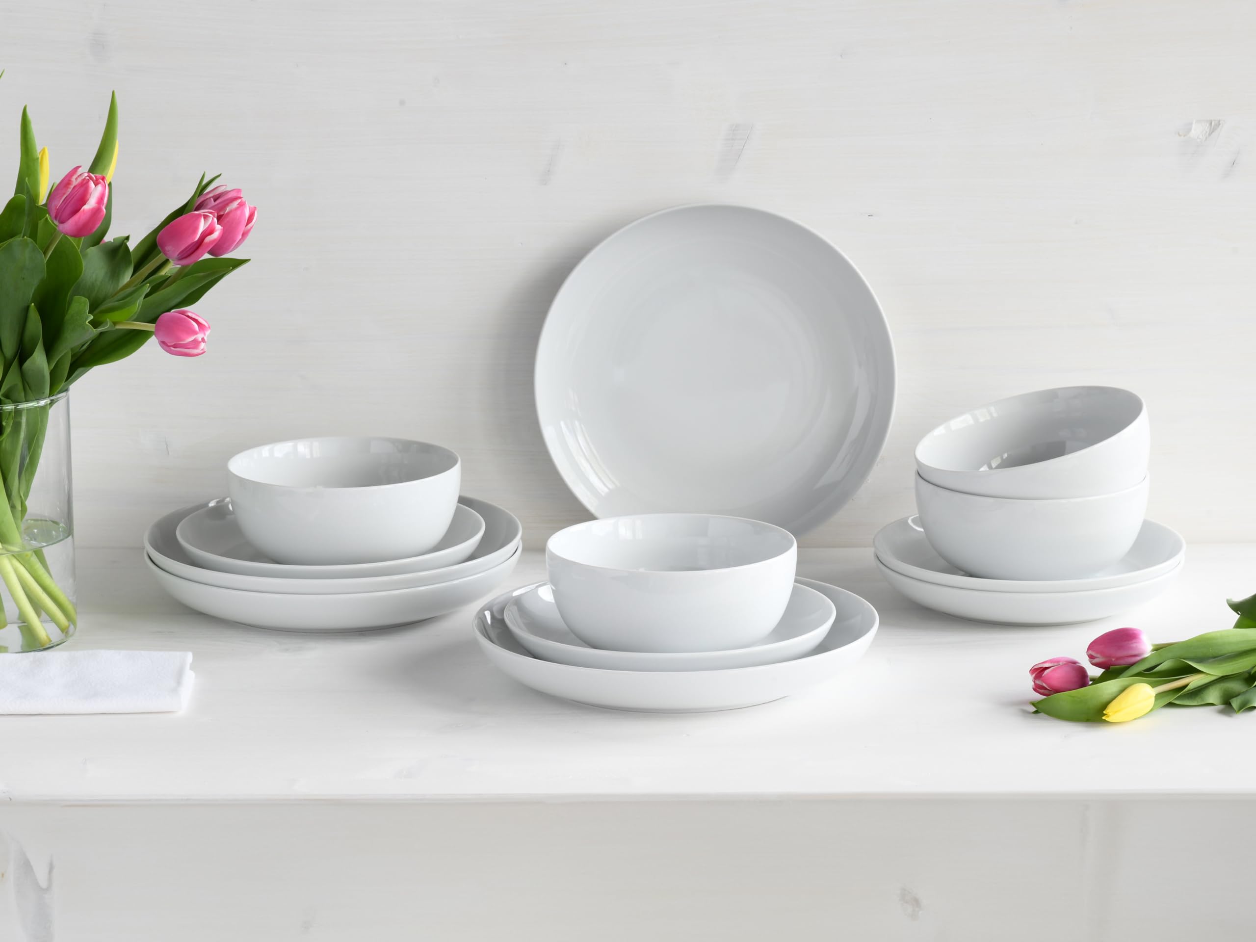 Creatable, 22556, Serie Allround Weiss, 12-teiliges Geschirrset, Teller Set aus Porzellan, spülmaschinen- und mikrowellengeeignet