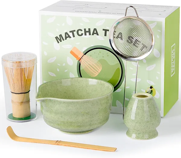 Dayacoco Matcha Set,5 Pcs Matcha Whisk Set Includes Bowl with Spout, Whisk,Holder,Bamboo Scoop and Sifter- Matcha Kit for Making Breakfast/Latte,Gift for Lovers（Green）