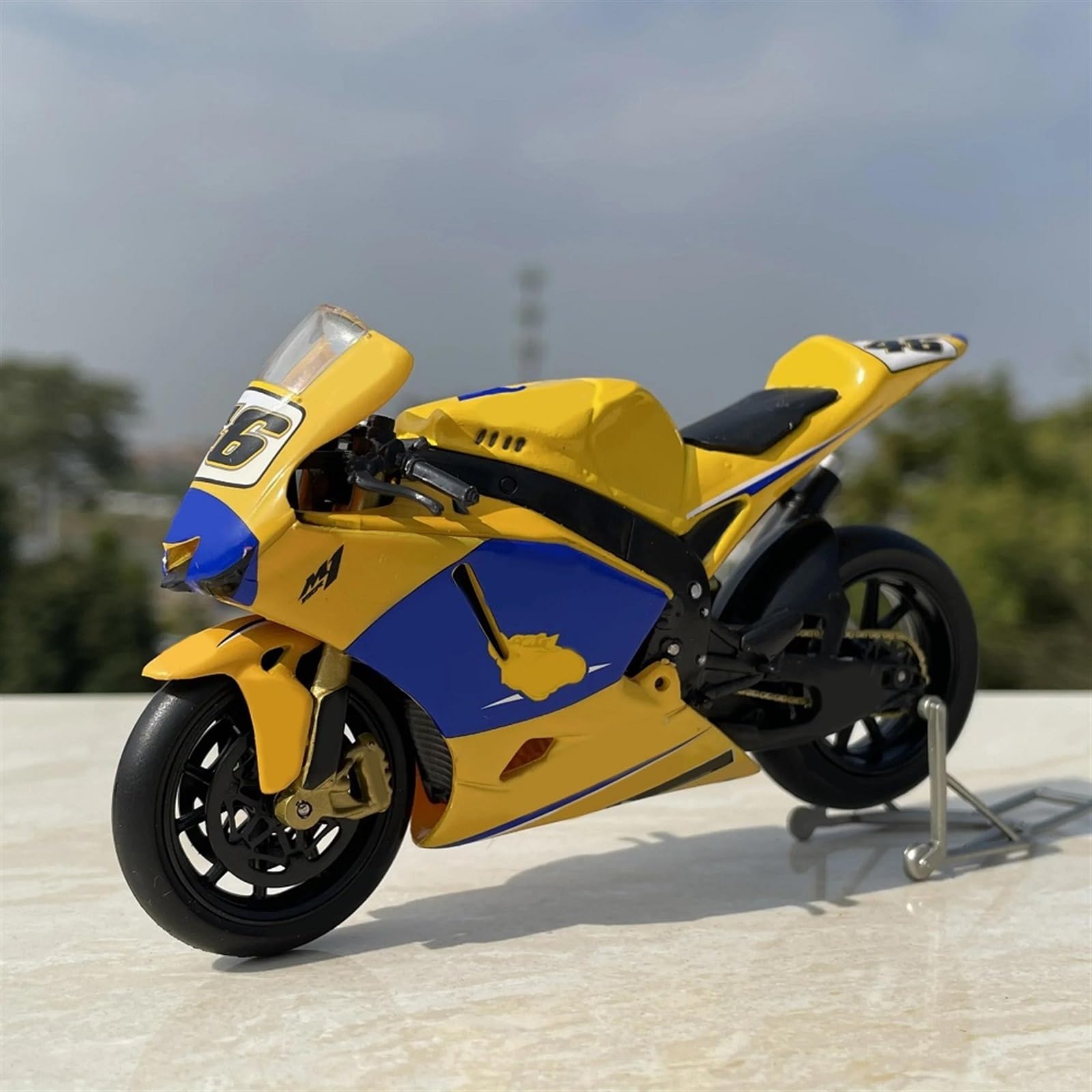 SEYXF Motorbike Toy for Y-AMAHA YZR M1 2006 1/18 Motorcycle Simulation Alloy Model Shock Absorbers Collection Toy Gift