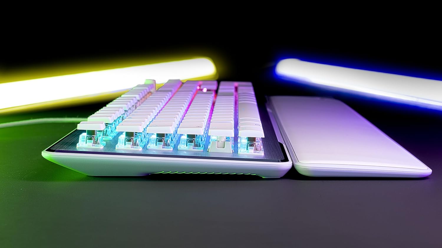 Vulcan II - Tastiera meccanica da gioco per PC - Interruttore Titan II - Tasti RGB luminosi personalizzabili - Poggiapolsi rimovibile - Piastra in alluminio - Bianco - Tastiera gaming - Immagine 11