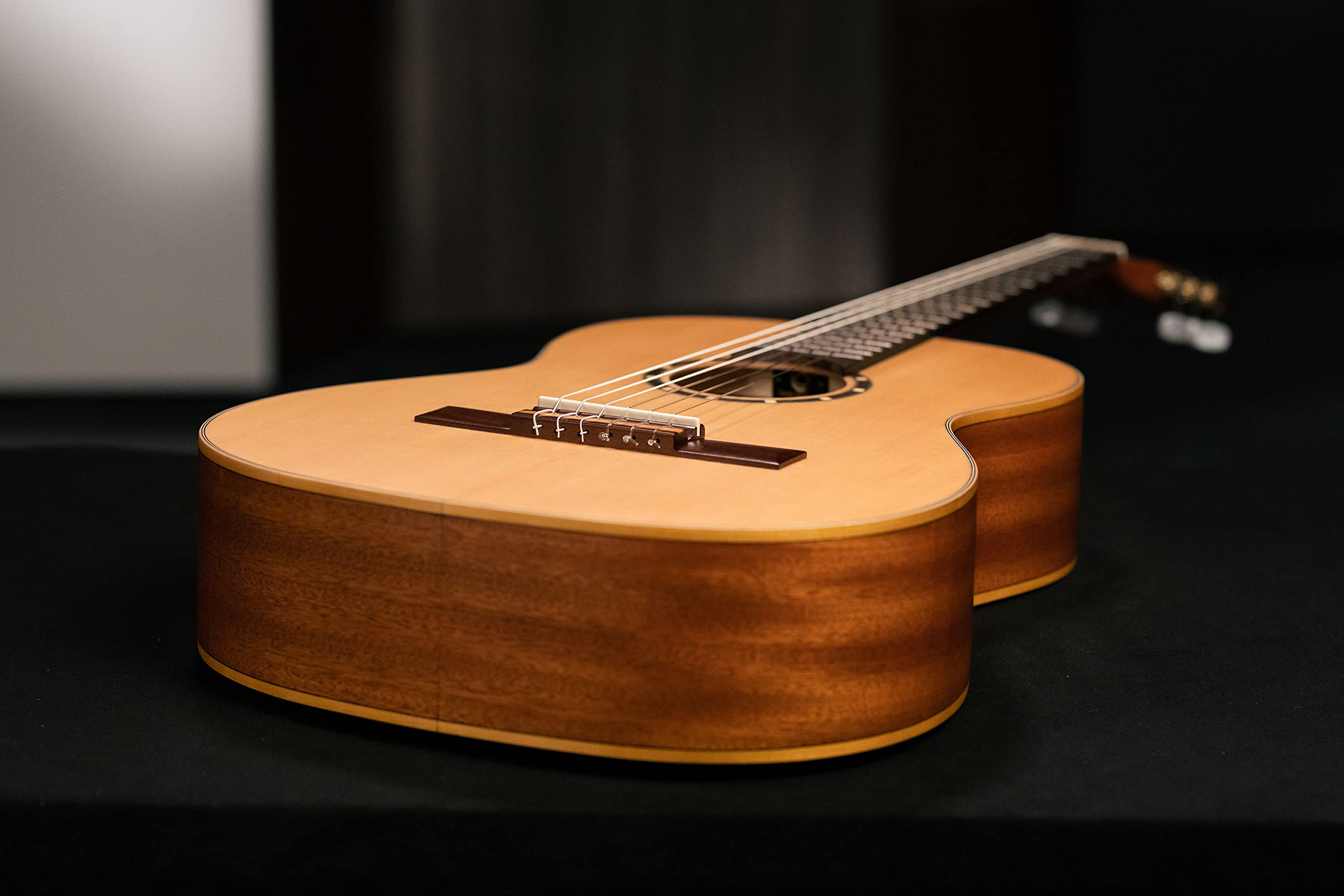 Ortega Guitars Chitarra Concerto Misura 7/8 - Serie Family - include Gig Bag - top in mogano/abete (R121-7/8)