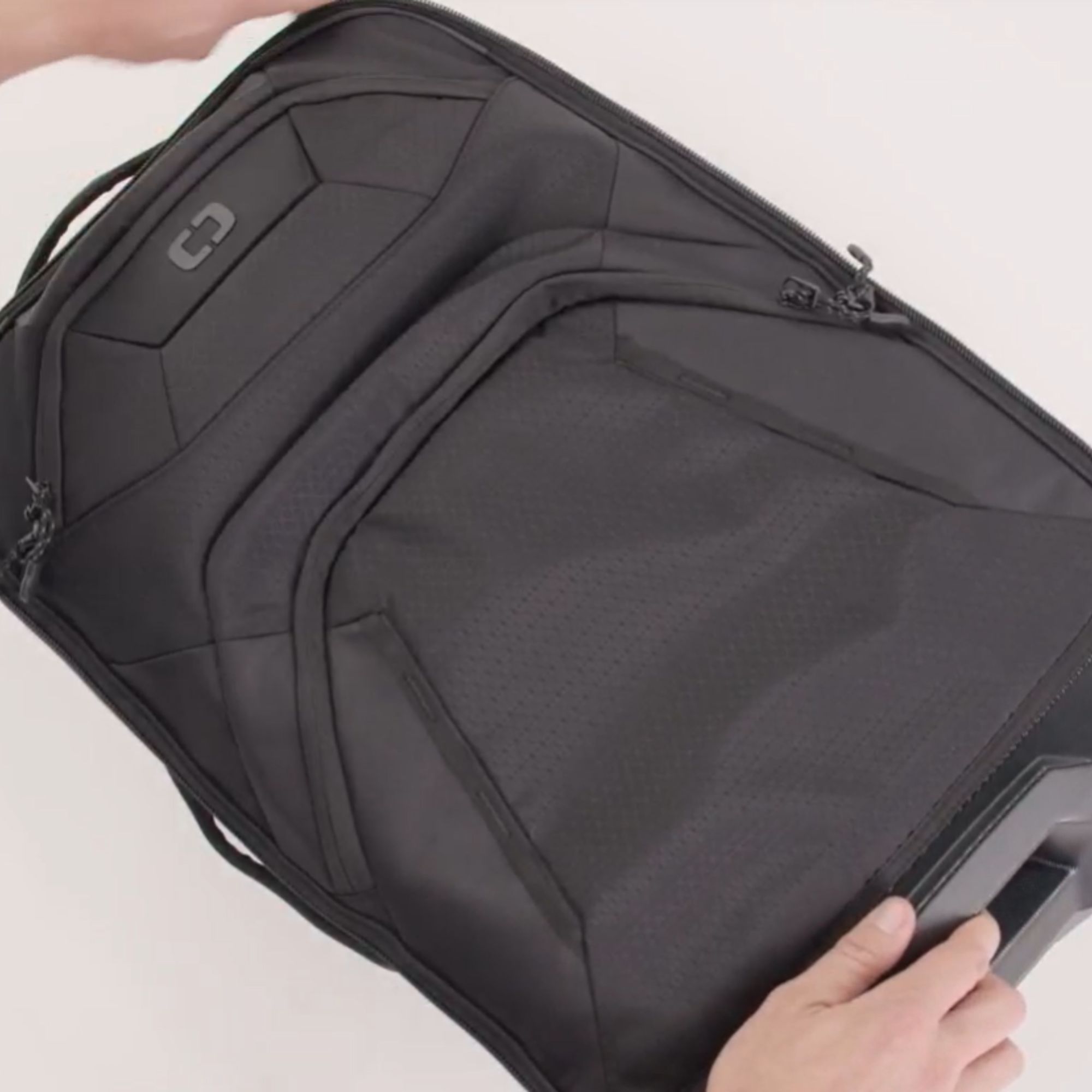 Amazon.com | OGIO Renegade Wheeled Spinner Luggage (26L, Leaf