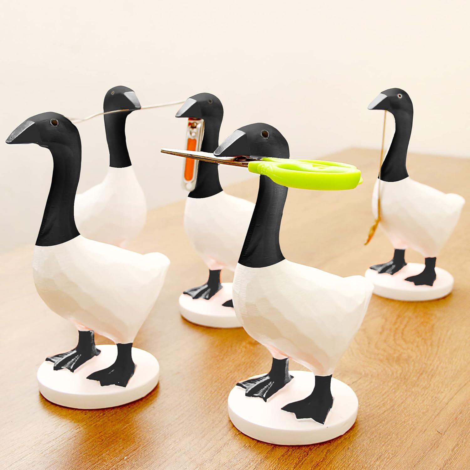 GRAPMKTG Magnetic Goose Key Holder Cute Home Decor Kawaii Room Office Table Desk Decor Aesthetic Funny Bedroom Decor Housewarming Gifts for Women Men1 Pack Canada Goose