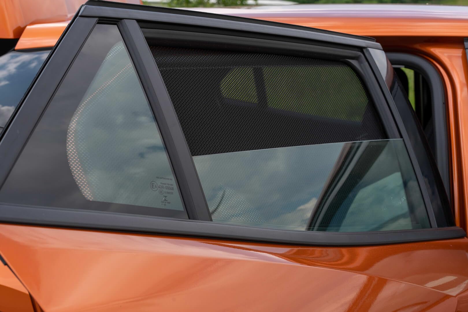 CAR SHADES Set de (Portes arrières) Compatible avec Peugeot 2008 II 2020- (2-pièces), Noir