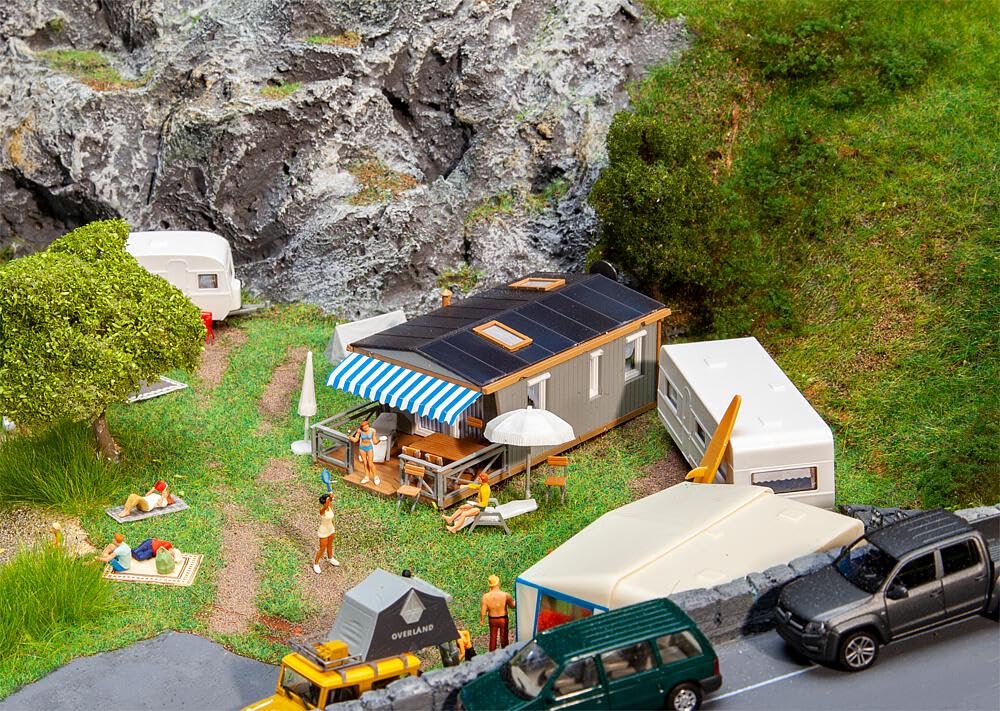Faller - H0 Les services de la chambre - Camping Scene - Kit de modèle - Maquette de bâtiment - Enfants - 6 ans et plus - Amateurs de jeux de construction - Unisex - Gris - Plastique - False - Enfant