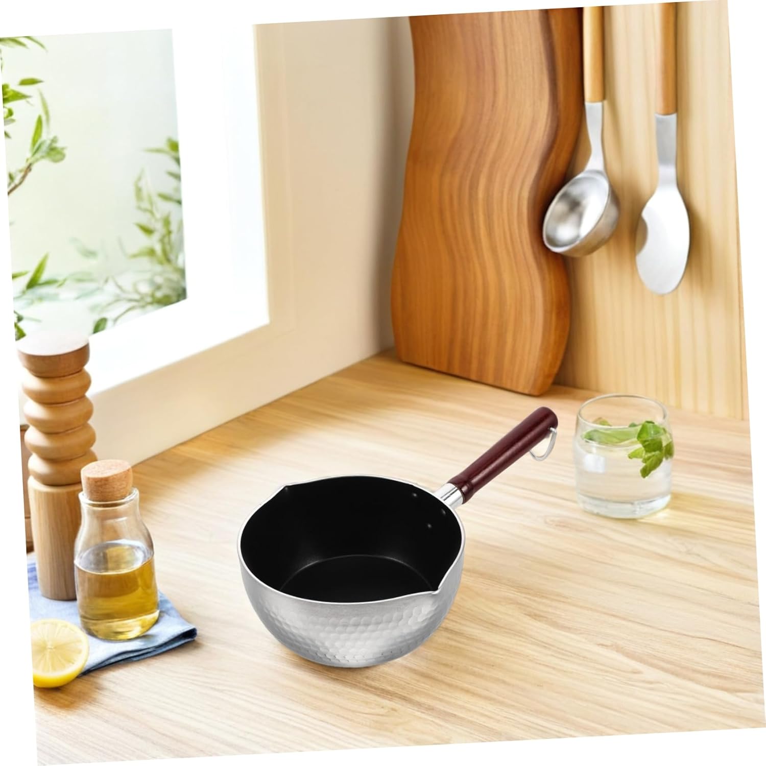 PRETYZOOM Japanese Nonstick Saucepan with Wooden Handle – Thickened Cooking Pot for Noodles Soups and Milk – Sturdy Aluminum 2.5L Capacity for Home Use