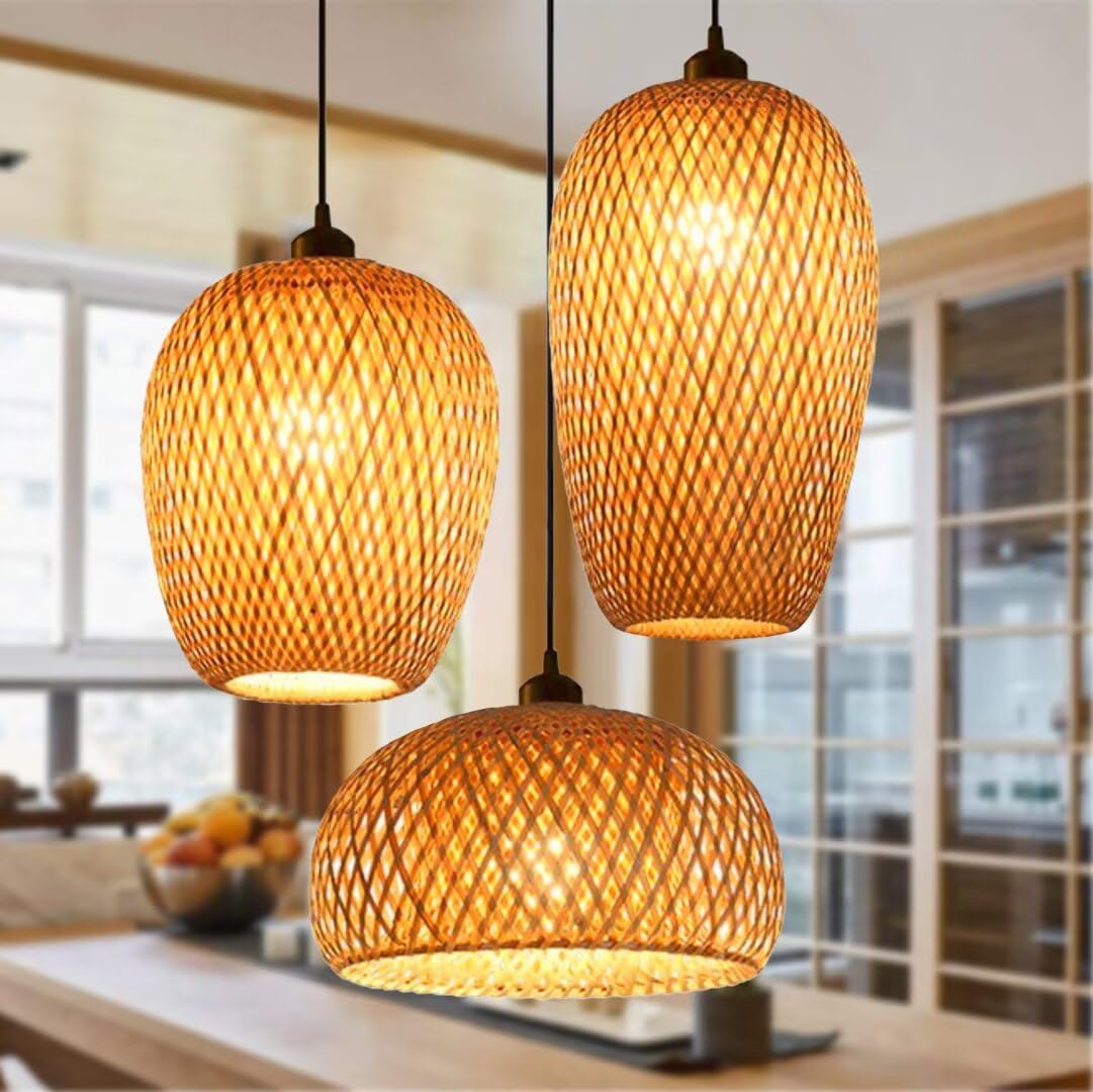 Lustre en bambou ajouré pour une ambiance chaleureuse de café et de salle à manger