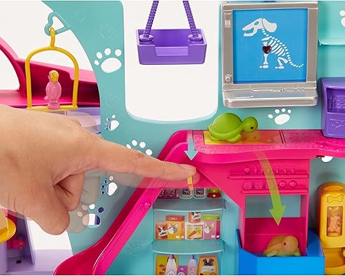 Miniatura 7 de Polly Pocket Cuddle & Care - Juego de veterinario para mascotas con muñeca Polly de 3 pulgadas, escala colgante, máquina de rayos X, mini elevador,