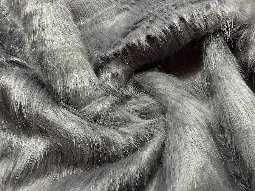 Tissu imitation fourrure gris ardoise : fini les textiles rêches, passez au volume de luxe
