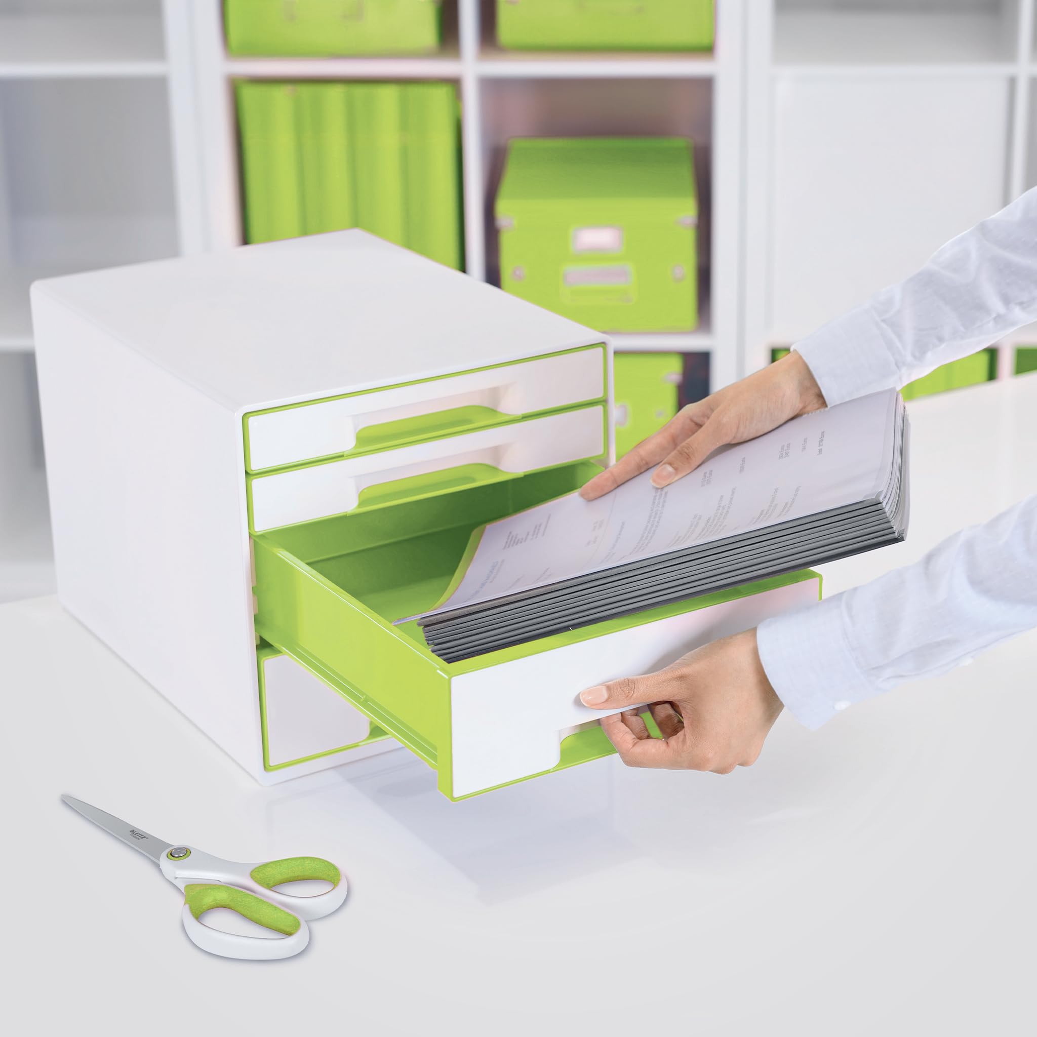 Leitz CUBE Schubladenbox mit 4 Schubladen, Weiß/Grün, A4, Inkl. transparentem Schubladeneinsatz, WOW, 52132054