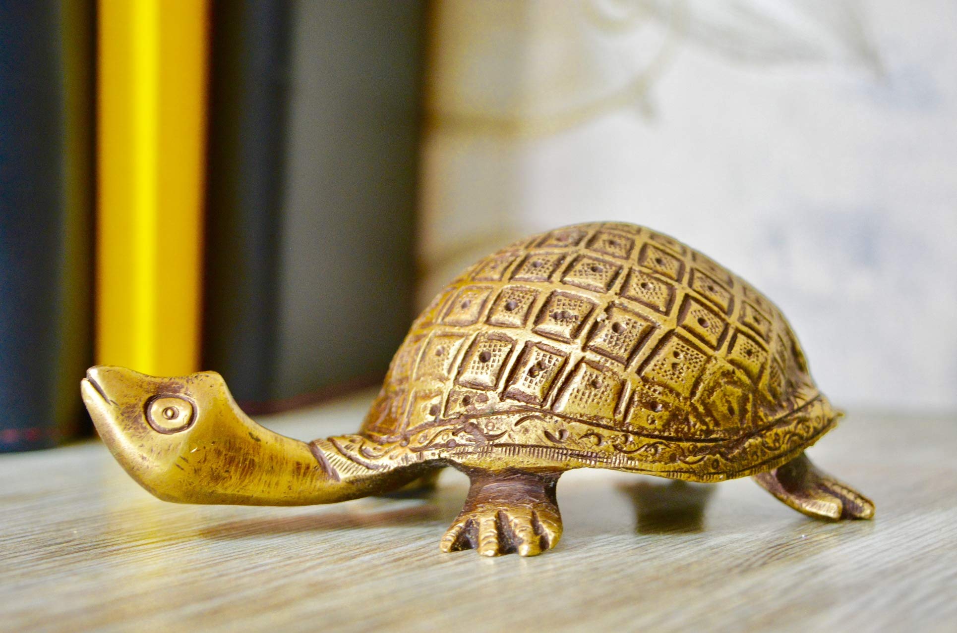 Tortue en laiton décoration de table basse pour une ambiance zen