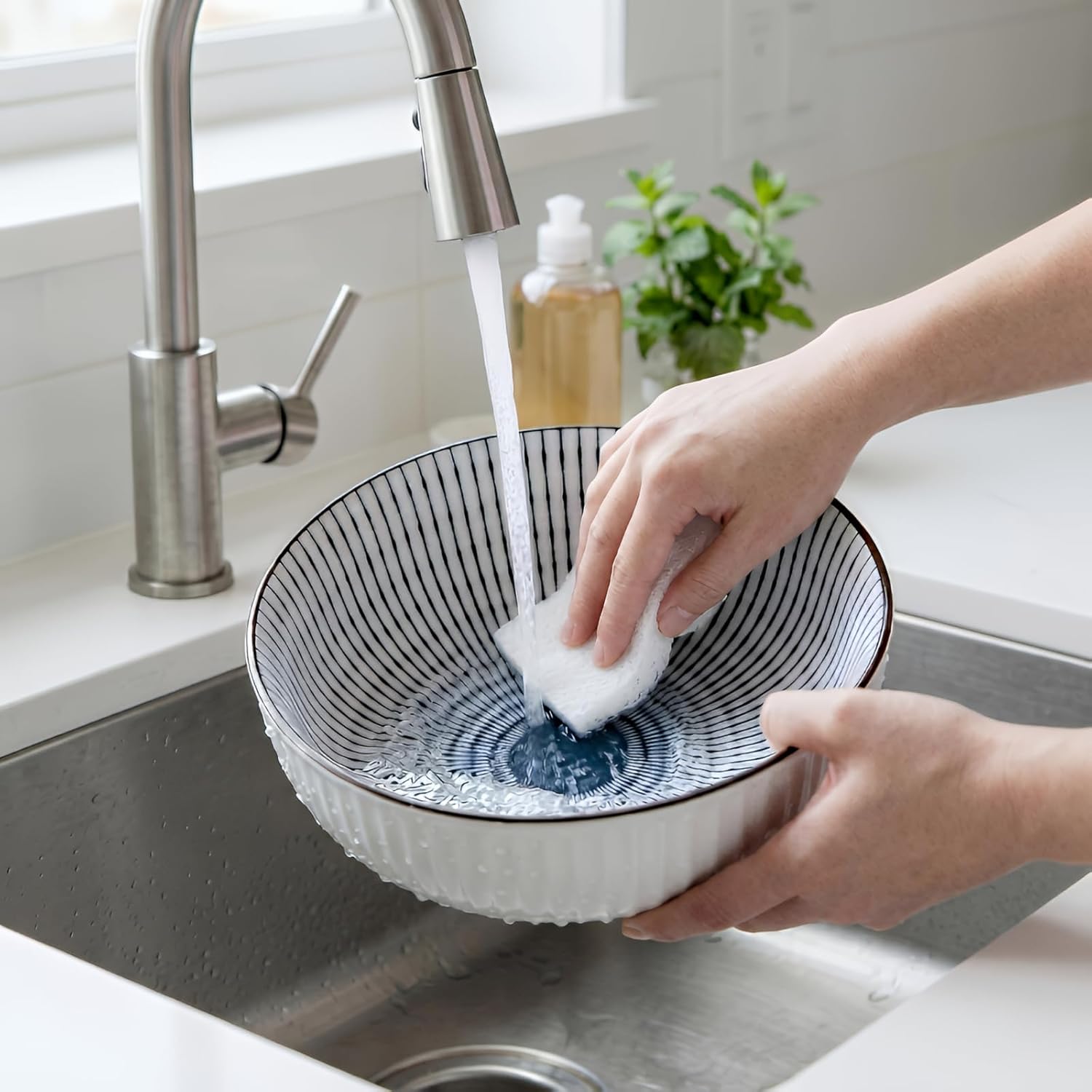 QINLANG 60 oz Large Soup Bowl, Pho Bowls, Japanese Ramen Bowls Set of 3, 8 in Blue and White Porcelain Big Bowls for Eating - 3 Mixing Patterns