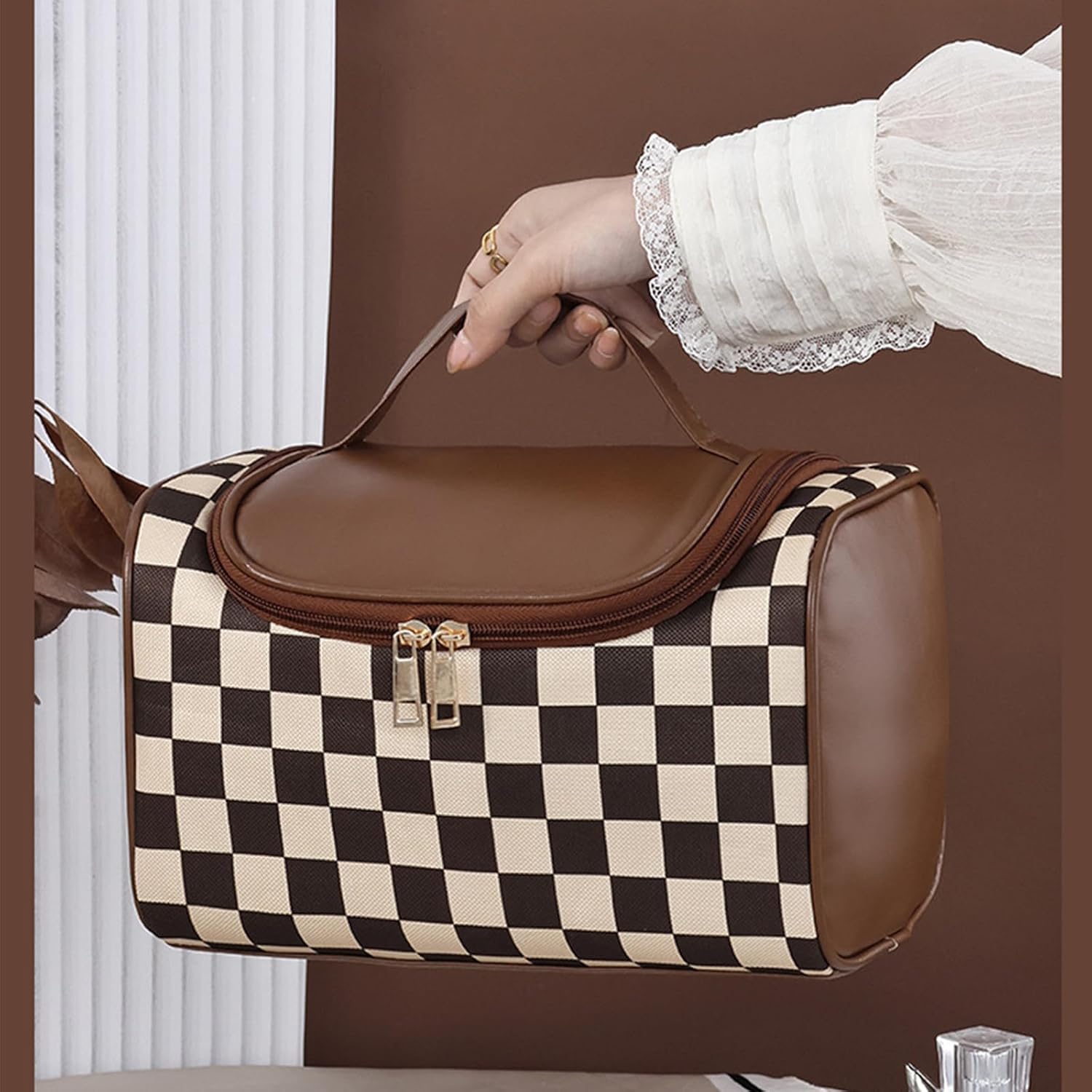 Makeup Bag, Travel Portable Checkered Pattern Cosmetics Skincare Storage Bag (Brown) - Image 7