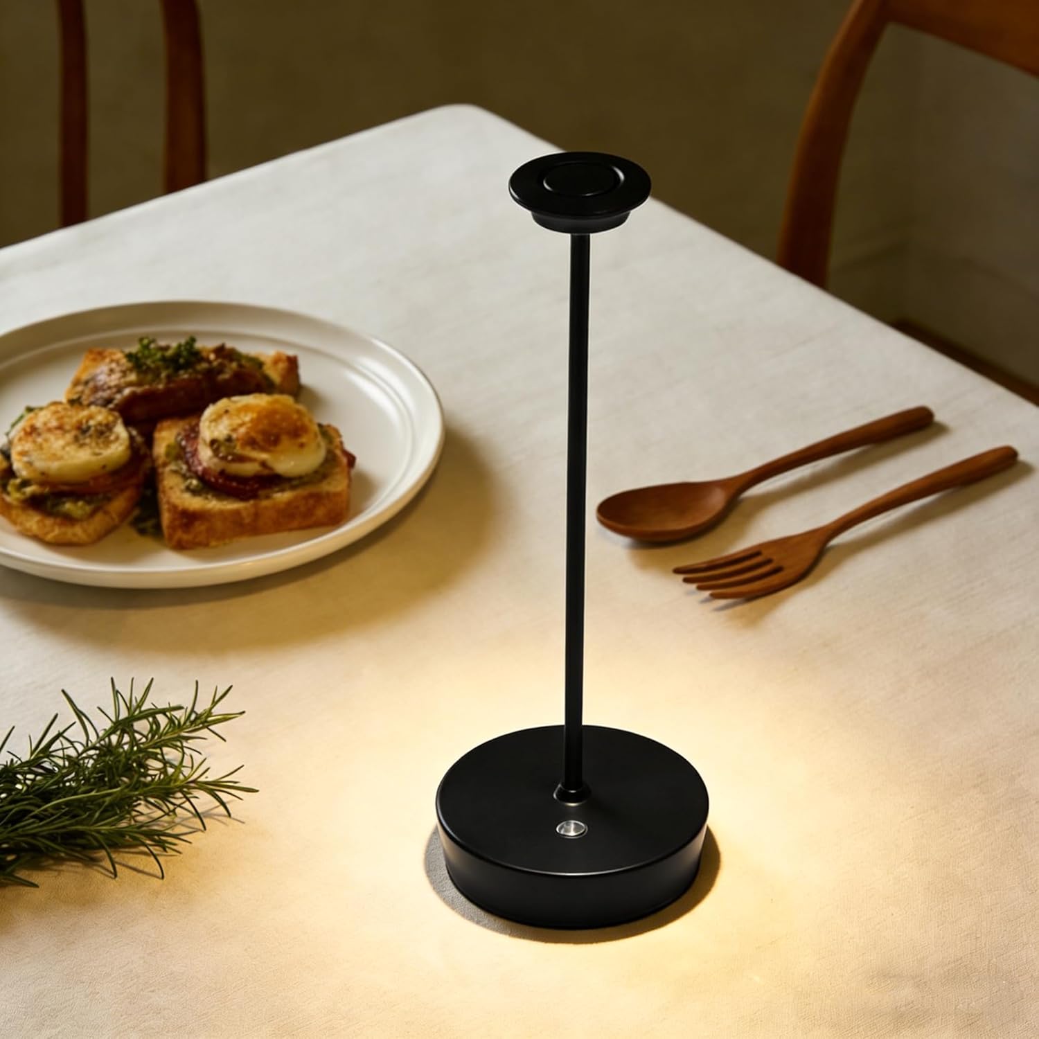 YHT Cordless LED Table Lamp, Outdoor Portable LED Table Lamp,Dimming 6000mAh Battery Waterproof Table Light for Restaurant, Patio, Dinner, Bedroom (Black)