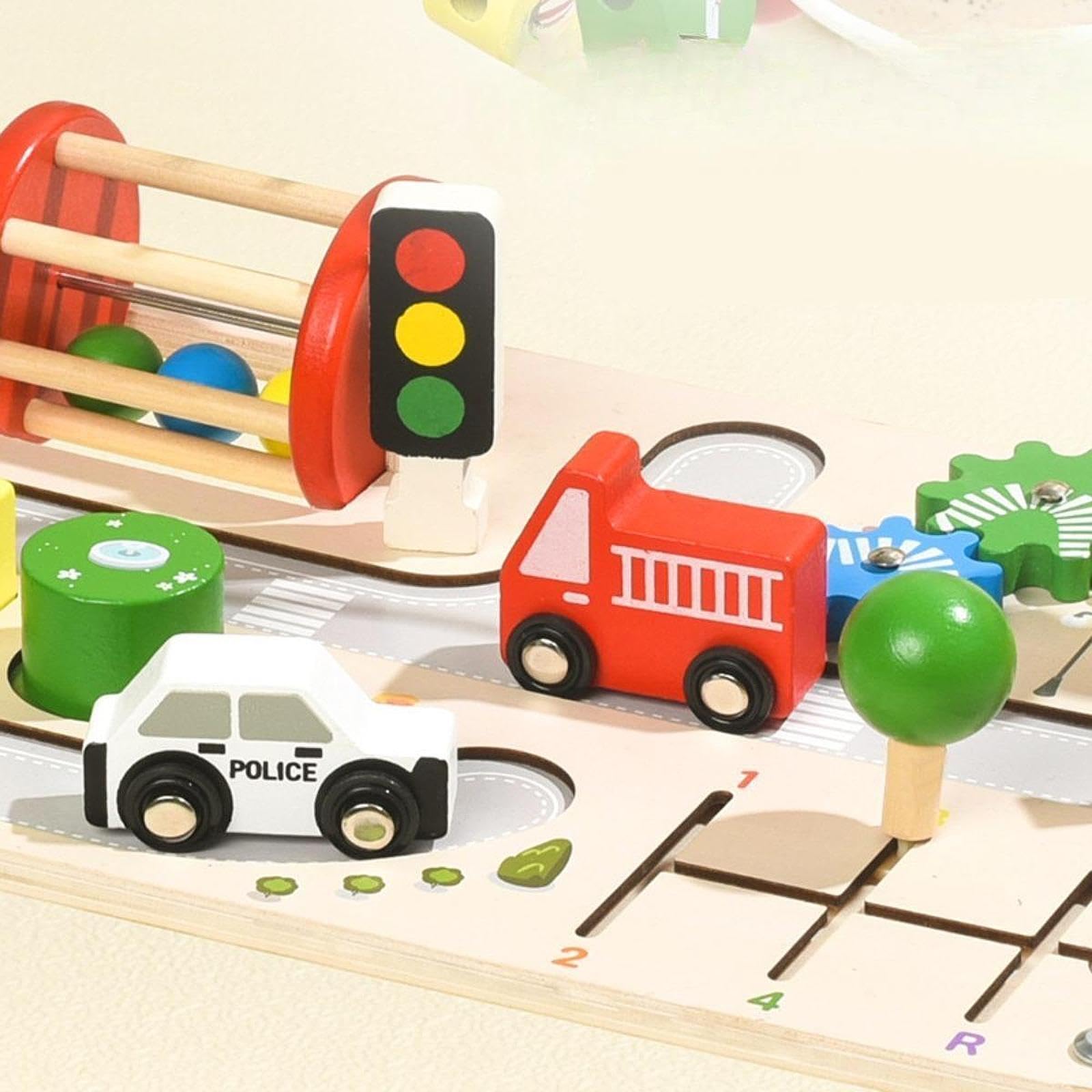 Aktivitätstisch Zur Förderung Der Feinmotorik. Spielzeugauto. Frühkindliches Lernspielzeug.