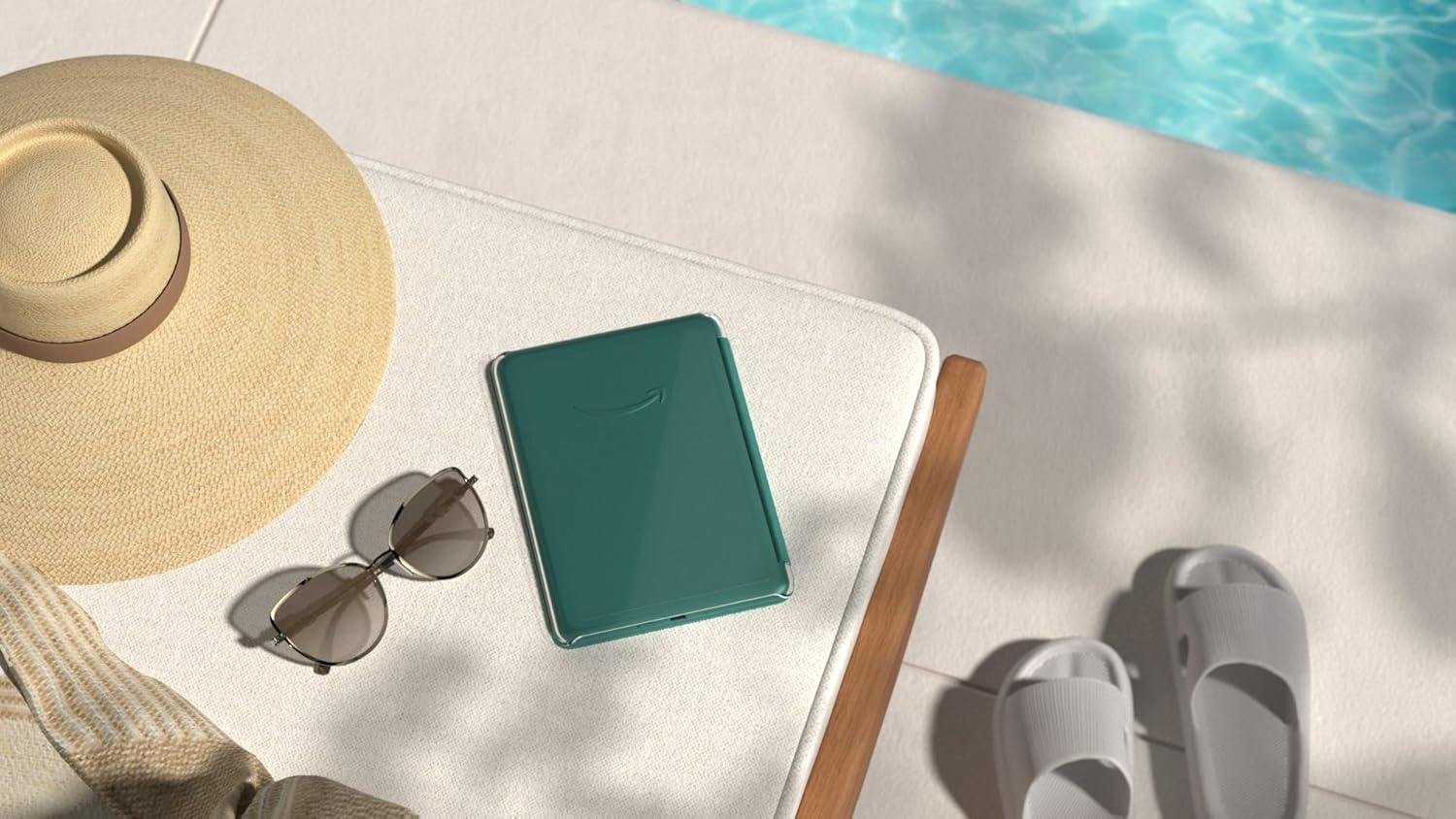 Amazon Kindle Paperwhite Bundle: Includes, Amazon Kindle Paperwhite Signature Edition 32GB | Jade & Clear Back Case | Jade