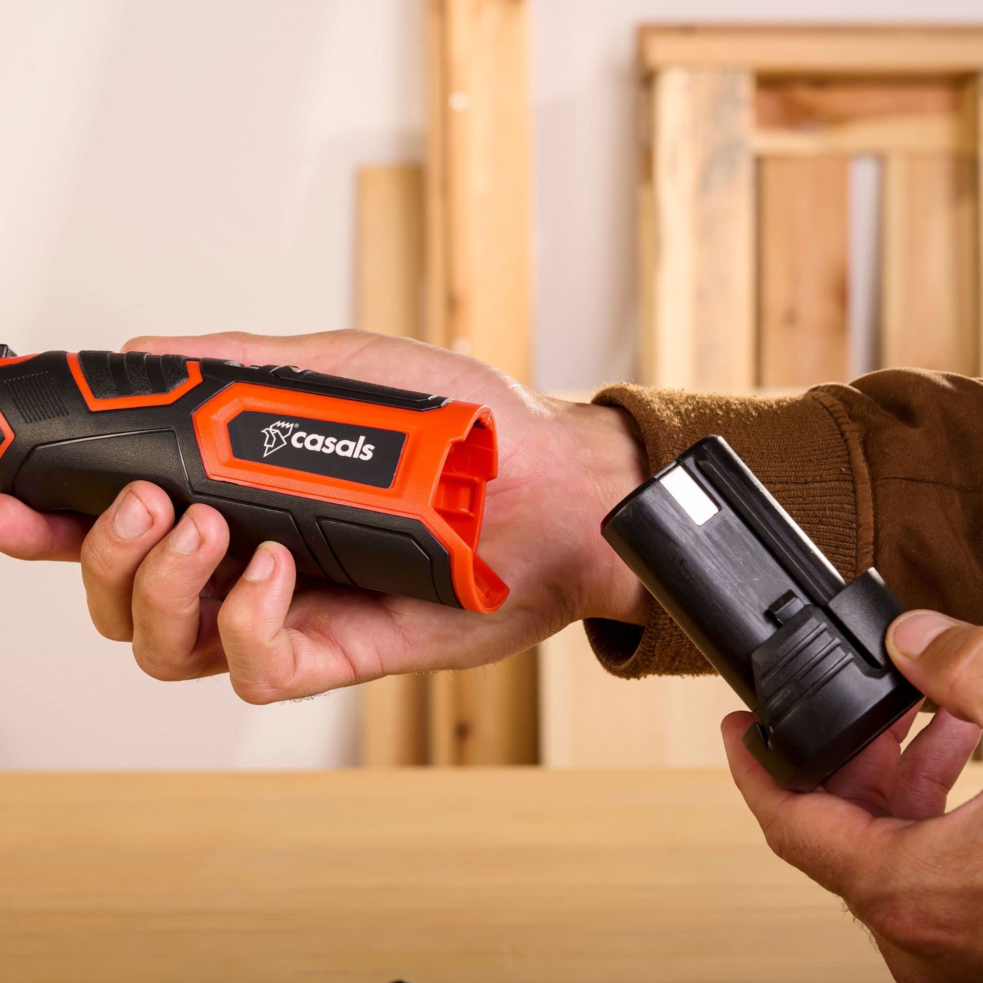 CASALS - Mini amoladora eléctrica de 12V | Multiherramienta con 73 accesorios | Amoladora recta con regulador de velocidad | 6 velocidades (500-25.000RPM) | Herramientas de bricolaje profesional