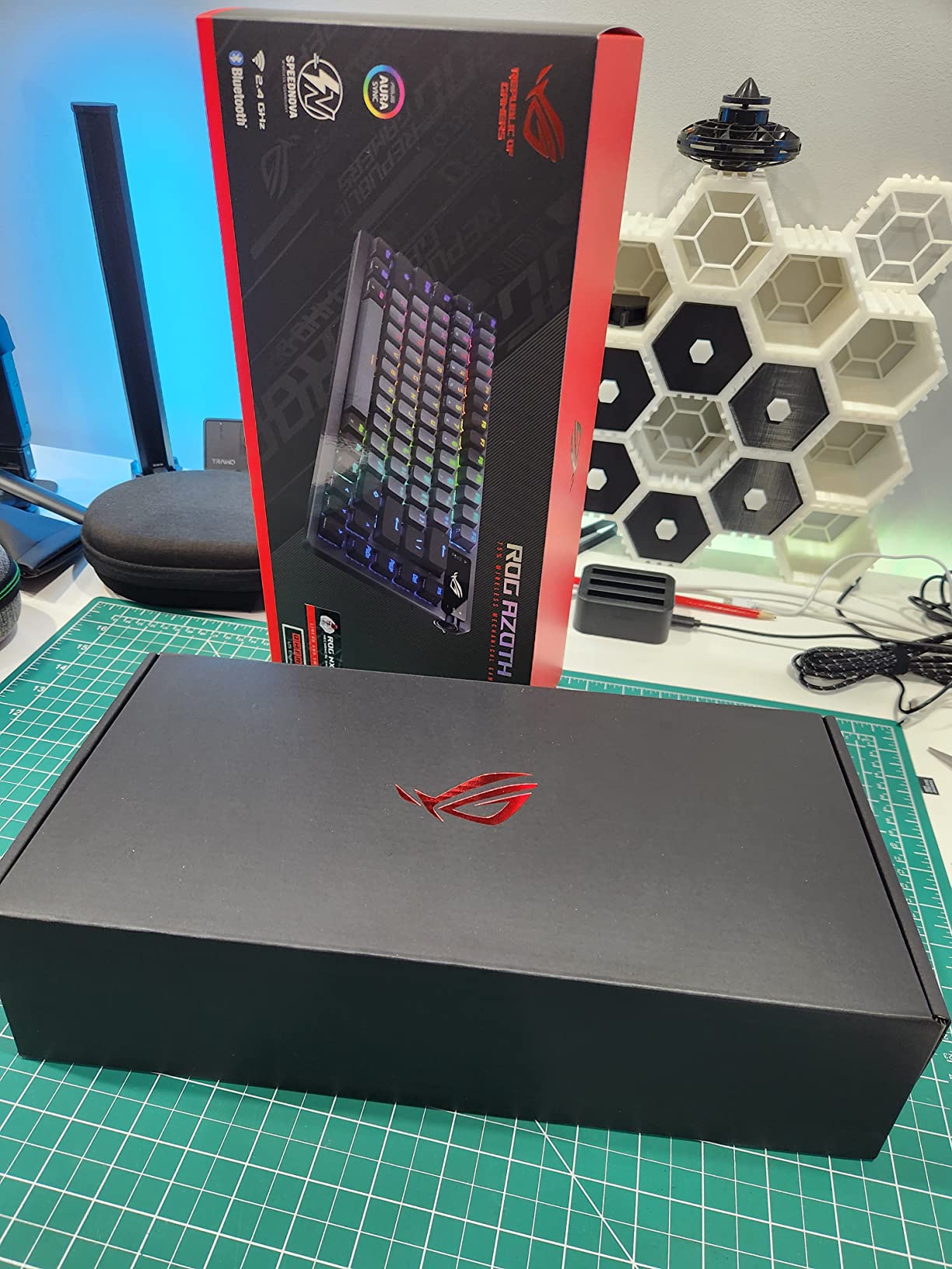 Does it really have 2000hrs battery life?