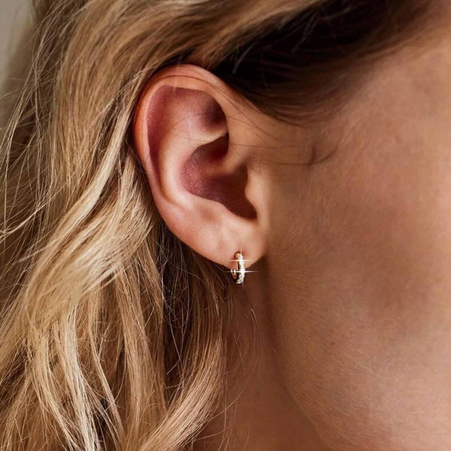 Vintage Tiny Green Crystal Huggie Hoop Earrings Gold Rhinestone Hoop Dangle Earring Cz Small Emerald Circle Huggie Earrings Cz Paved Round Loop Earrings Jewelry for Women - Image 2