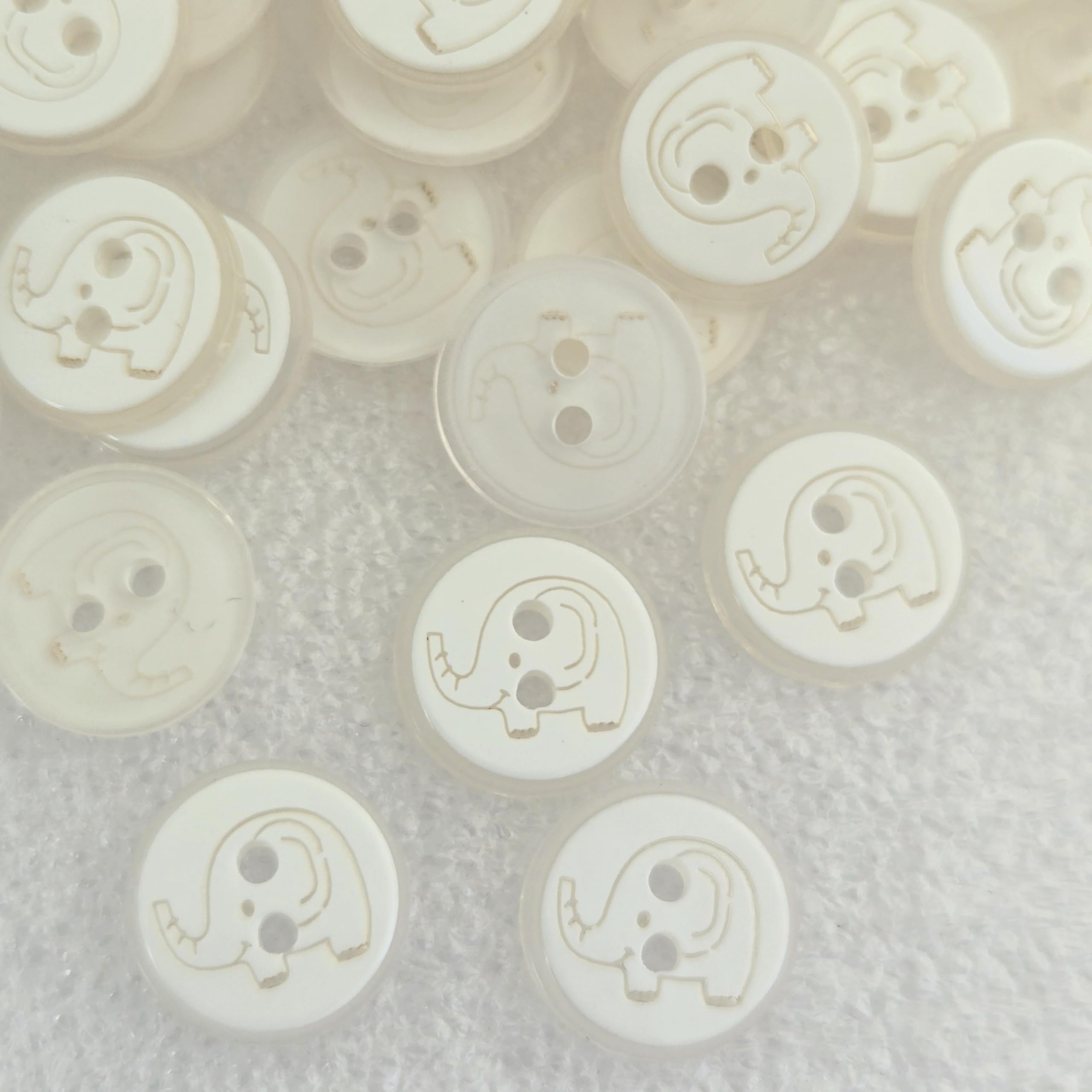 MajorCrafts 80pcs 12.5mm 'Baby Elephant' 2 Holes Small Round Resin Sewing Buttons Arts and Crafts Embellishments (White)