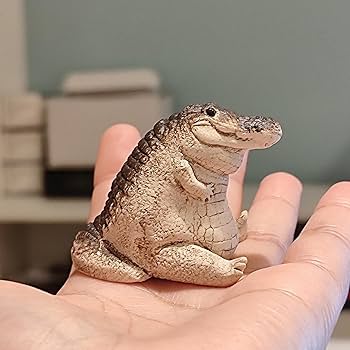 Amazon.co.jp: CHEWYZ ワニのオーナメントおもちゃ、動物の置物 ワニの