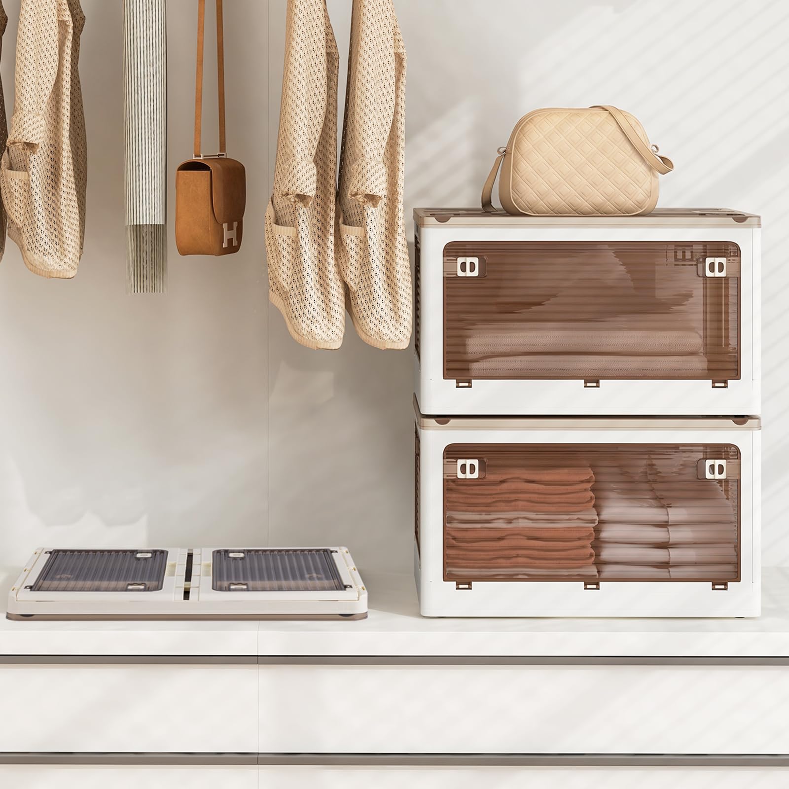 COSTWAY Set di 3 Contenitori Impilabili con Coperchi, Contenitori Pieghevoli in Plastica 132/90 L, Organizzatore con Ruote per Camera da Letto Soggiorno e Cucina (51,5x36,5x88cm)