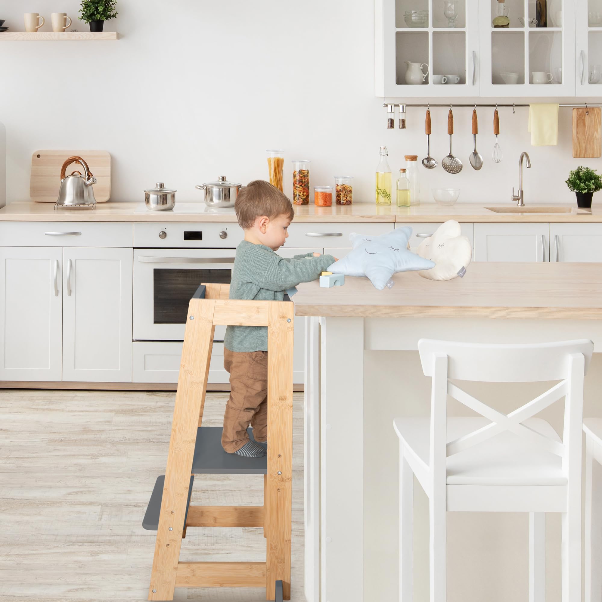 roba wieża edukacyjna z drewna - dwukolorowa - Bezpieczny stołek dla dzieci - Idealny jako pomocnik kuchenny - Wytrzymuje obciążenie do 80 kg - Certyfikowany bambus FSC®