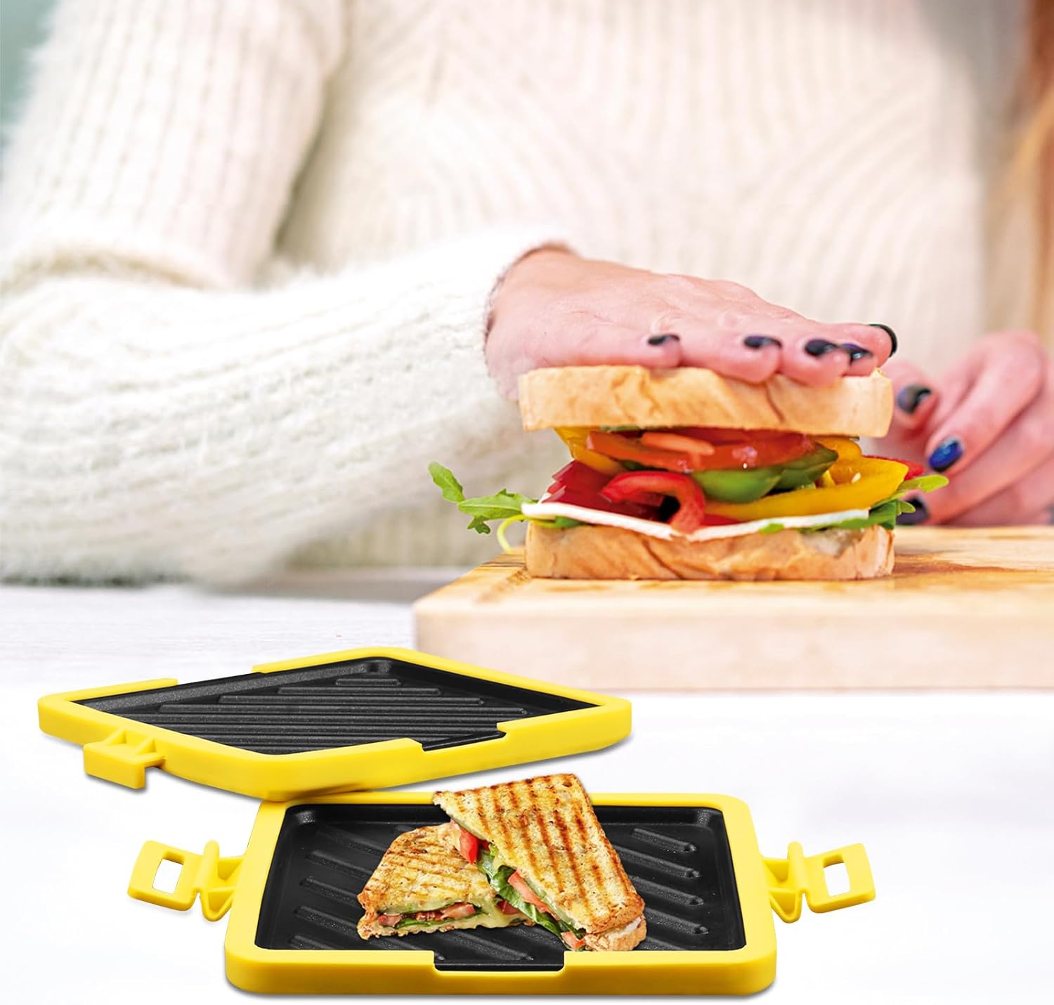 Microwave Toaster Sandwich Maker, Sandwich Bread Microwave Baking Tray, Non-stick Coated Plates, Quick Cooking 3-5 Minutes, Dishwasher Safe for Cooking Breakfast, Grilled Cheese, Snacks (Yellow)