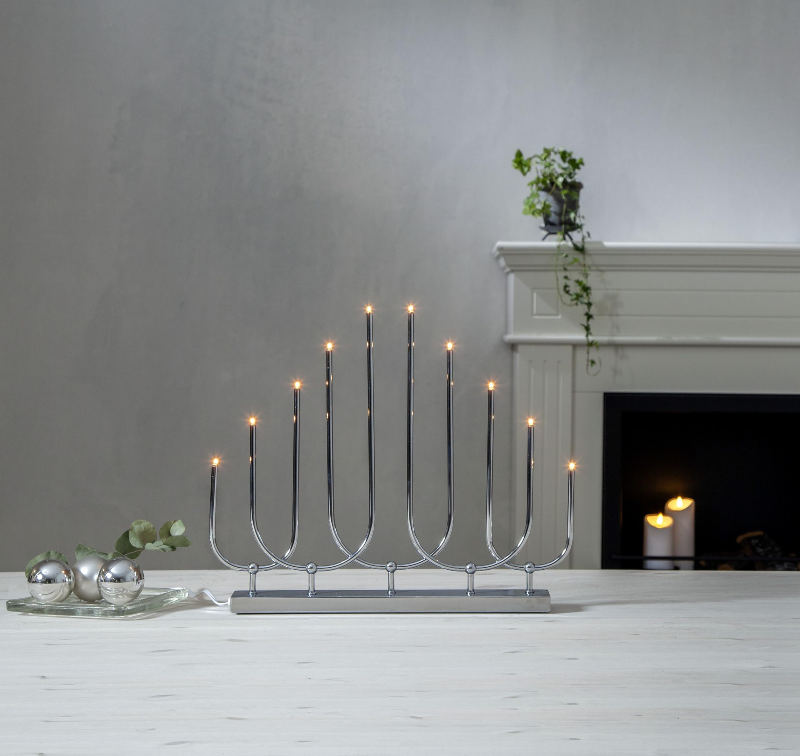 Fensterleuchter Novum von Star Trading, Kerzenständer mit 10 Glühbirnen E5 warmweiß, Weihnachtsdeko aus Metall in Chrom, Kabelschalter, Länge: 46 cm