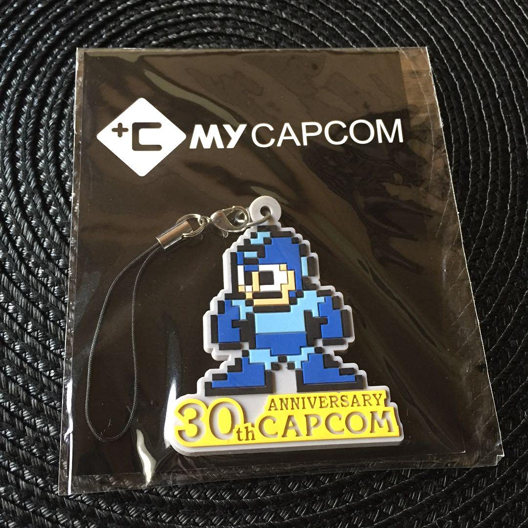 Amazon.co.jp: カプコン30周年ドット絵ストラップ ロックマン