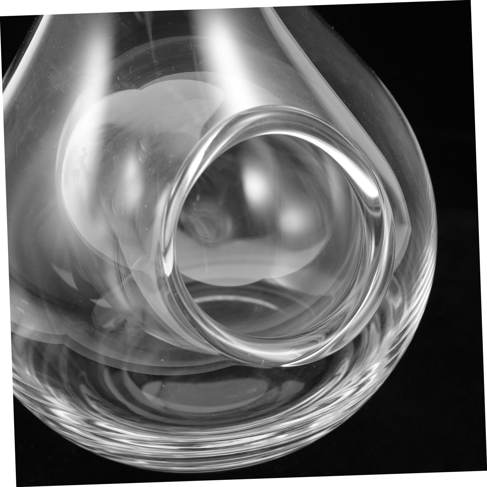 Unomor 1pc Ice Jug Wine Carafe White Wine Decanter with Ice Pocket Sake Wine Beer Wine Decanter Aerator Bottle Sake Cup Fruit Container Air Ice Bag Creative Wine Decanter Lead- Glass