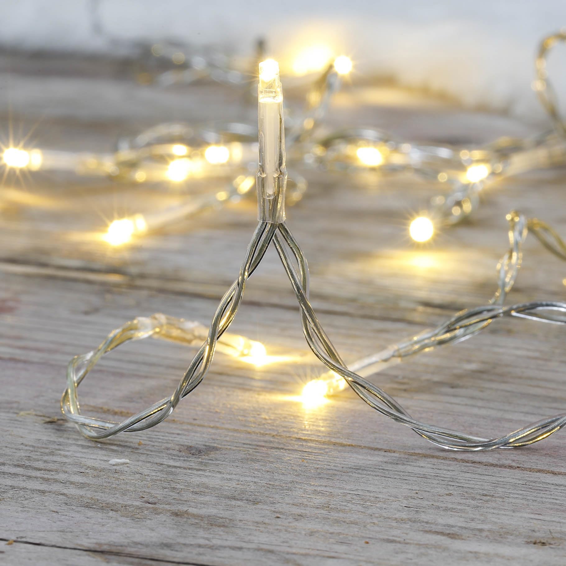 LED Lichterketten 2 m 20 LEDs, 1 Stück mit Timer, Batterie innen/außen, warmweiß, transparentes Kabel, 50 cm Zuleitung, 10 cm Lampenabstand, 3xAA