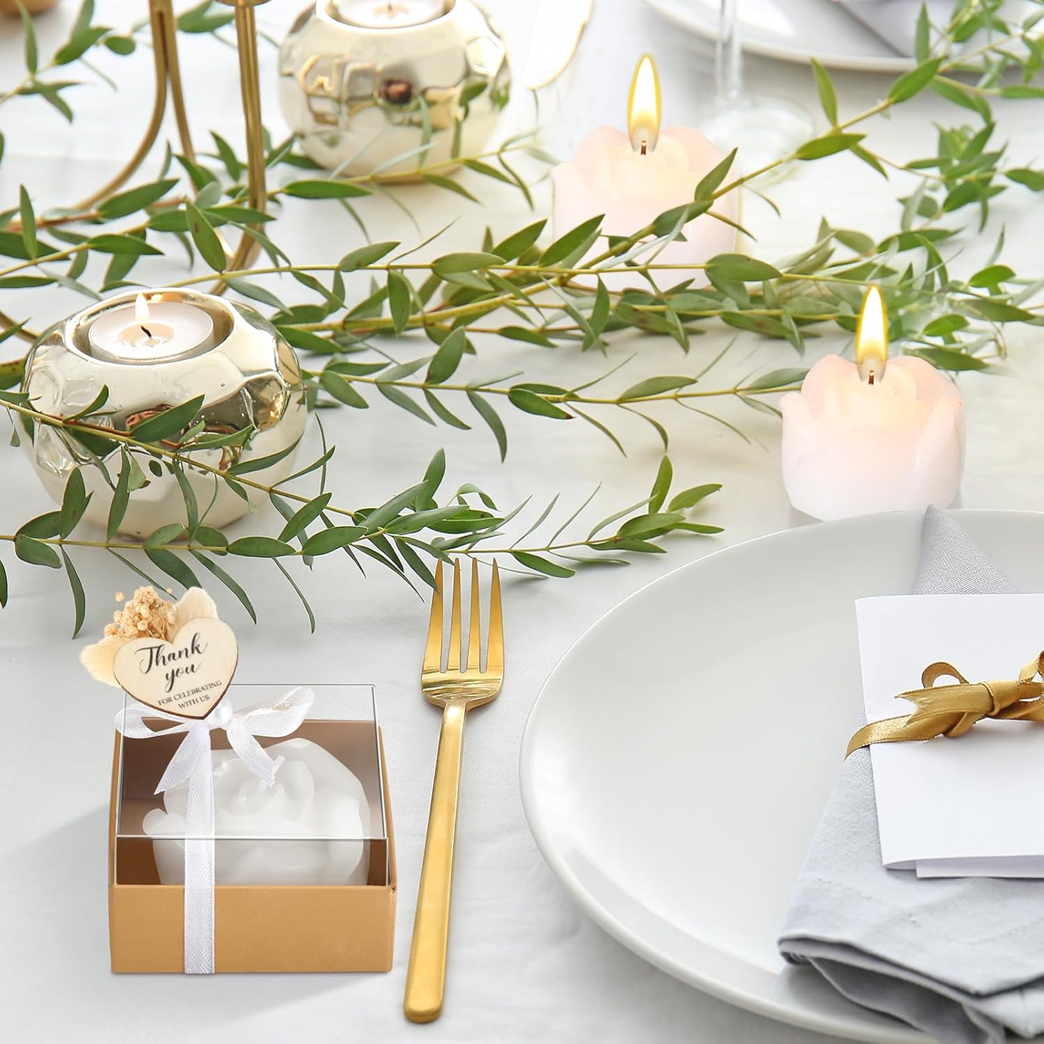 24 Sets Christmas Rose Candles Scented with Dried Flower Holiday Candle Gifts Mini White Rose Petal Gift Set for Christmas Decoration Thanksgiving Bridal Shower Birthday Party Favors