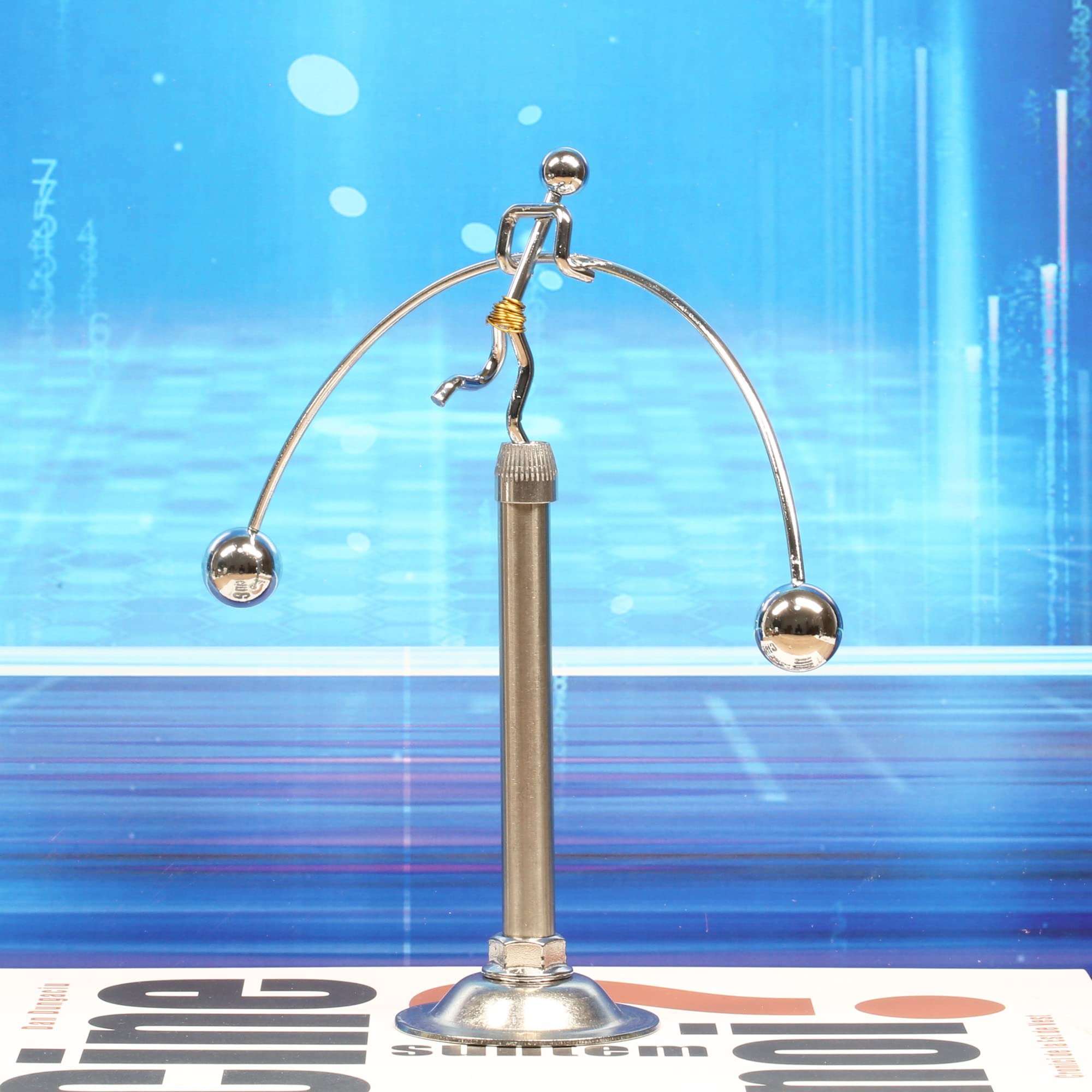 CHOO] Metal Rider Kinetic Art Balance Toy Mini Steel Balance Desk Decor Balancing Science