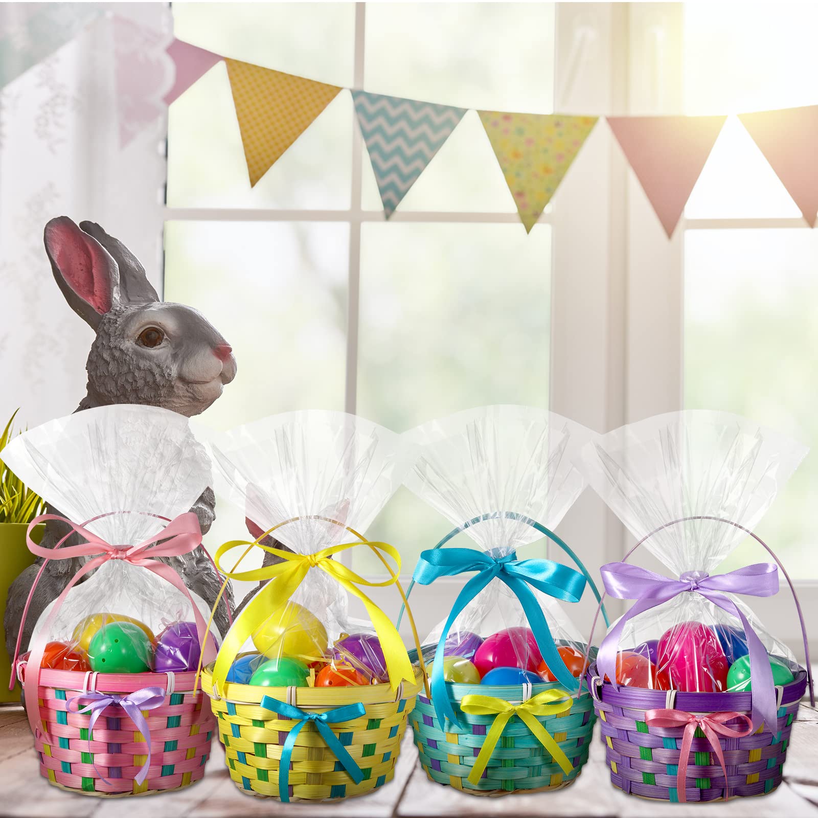 Il set di cestini pasquali in bambù intrecciato con manici include cestino rotondo pasquale, brandello d'erba, uova di Pasqua riempibili in plastica, nastro di raso colorato, sacchetto di plastica