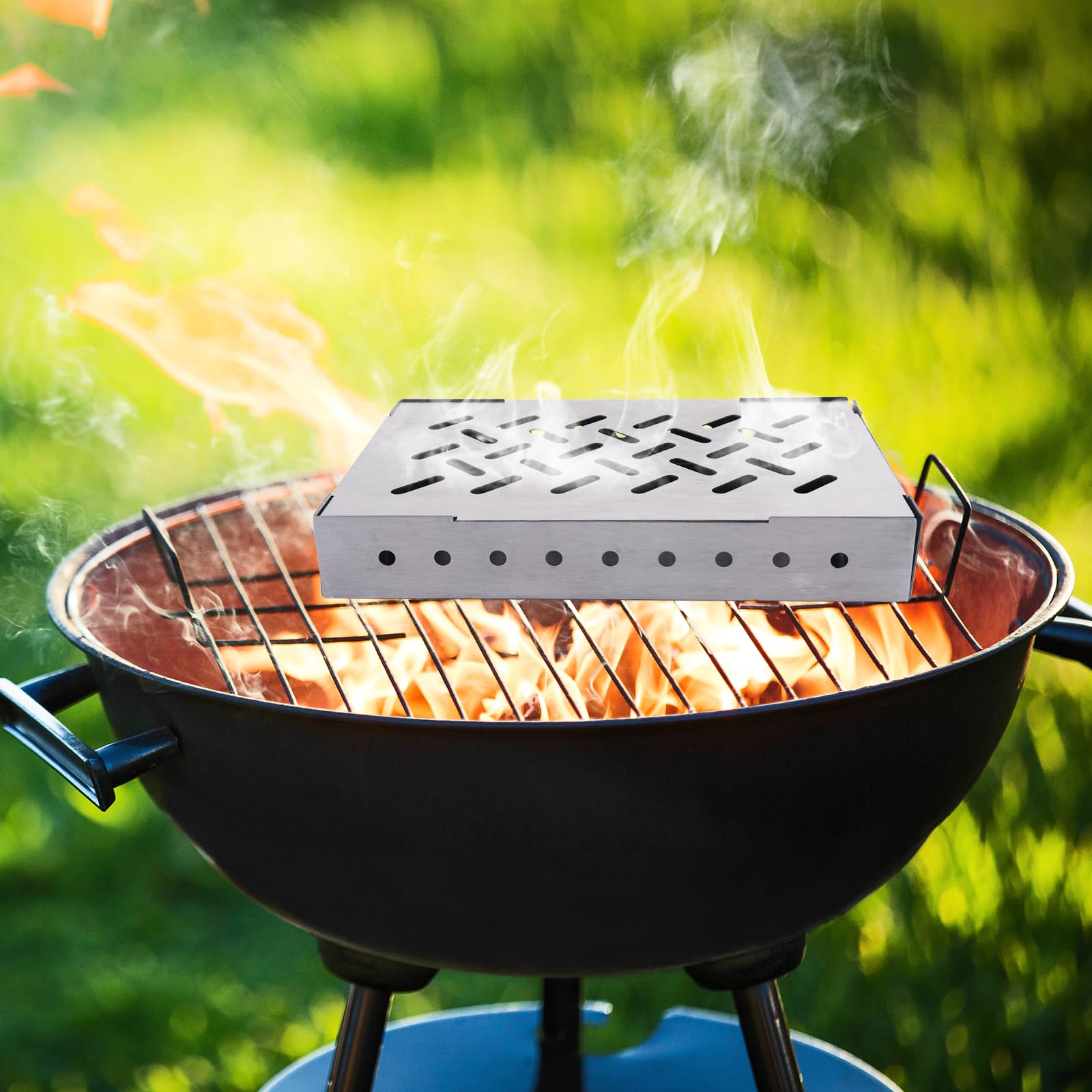 Scatola per Affumicatura in Acciaio Inox: Cassa per Affumicatura per Griglie per Fumatori di Carne Accessori, Smoker Box per Barbecue a Gas e Barbecue a Carbonella(21 x 13,5 x 3,5cm）