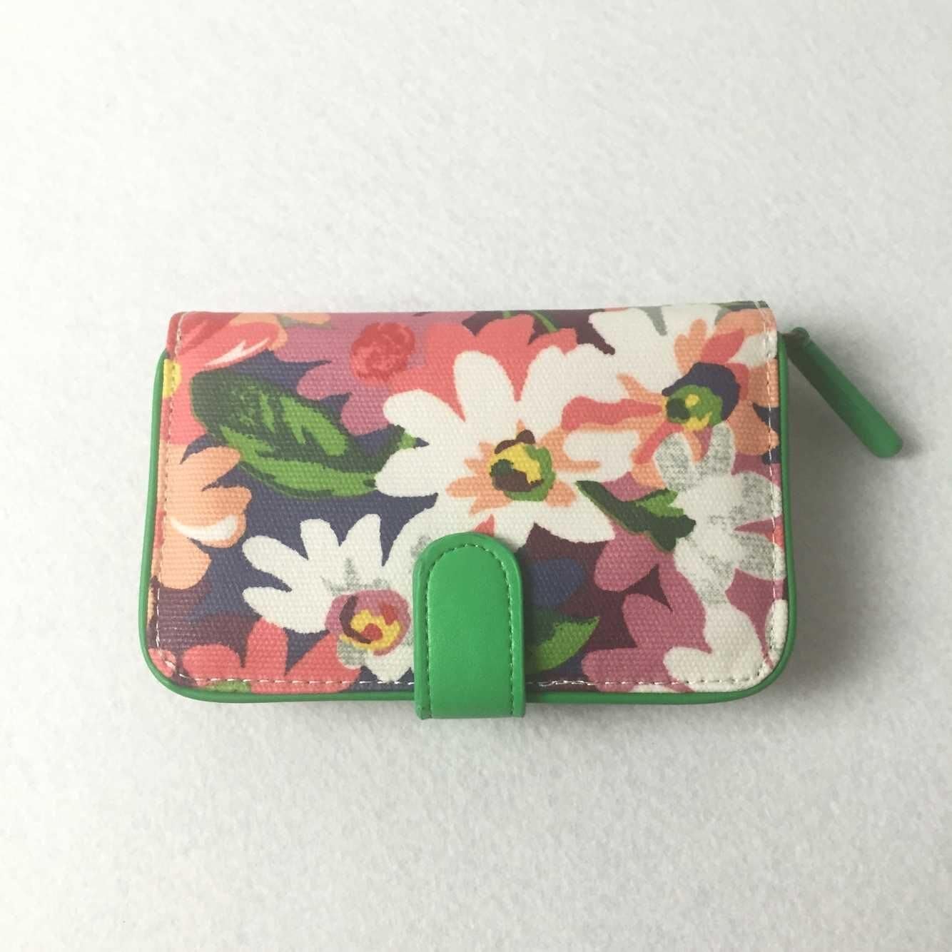 Amazon.co.jp キャスキッドソン Cath Kidston 二つ折り財布 Small