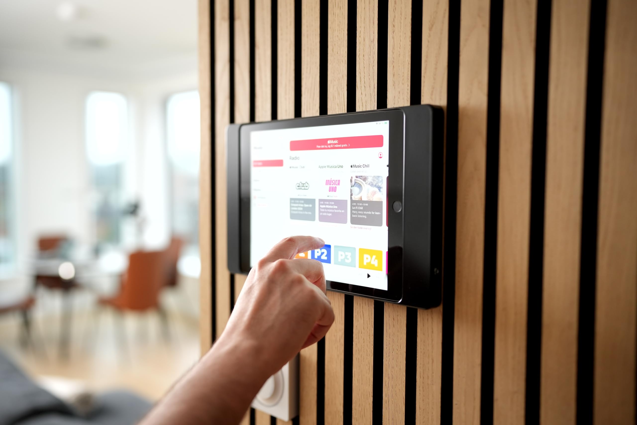 BOX IT Design ProLine Tablethouder - Standaard met Schroefslot voor iPad 10.2 inch/iPad Pro 10.5 inch/iPad Air 3 - Aluminium Constructie - Anti- diefstal - Zwart