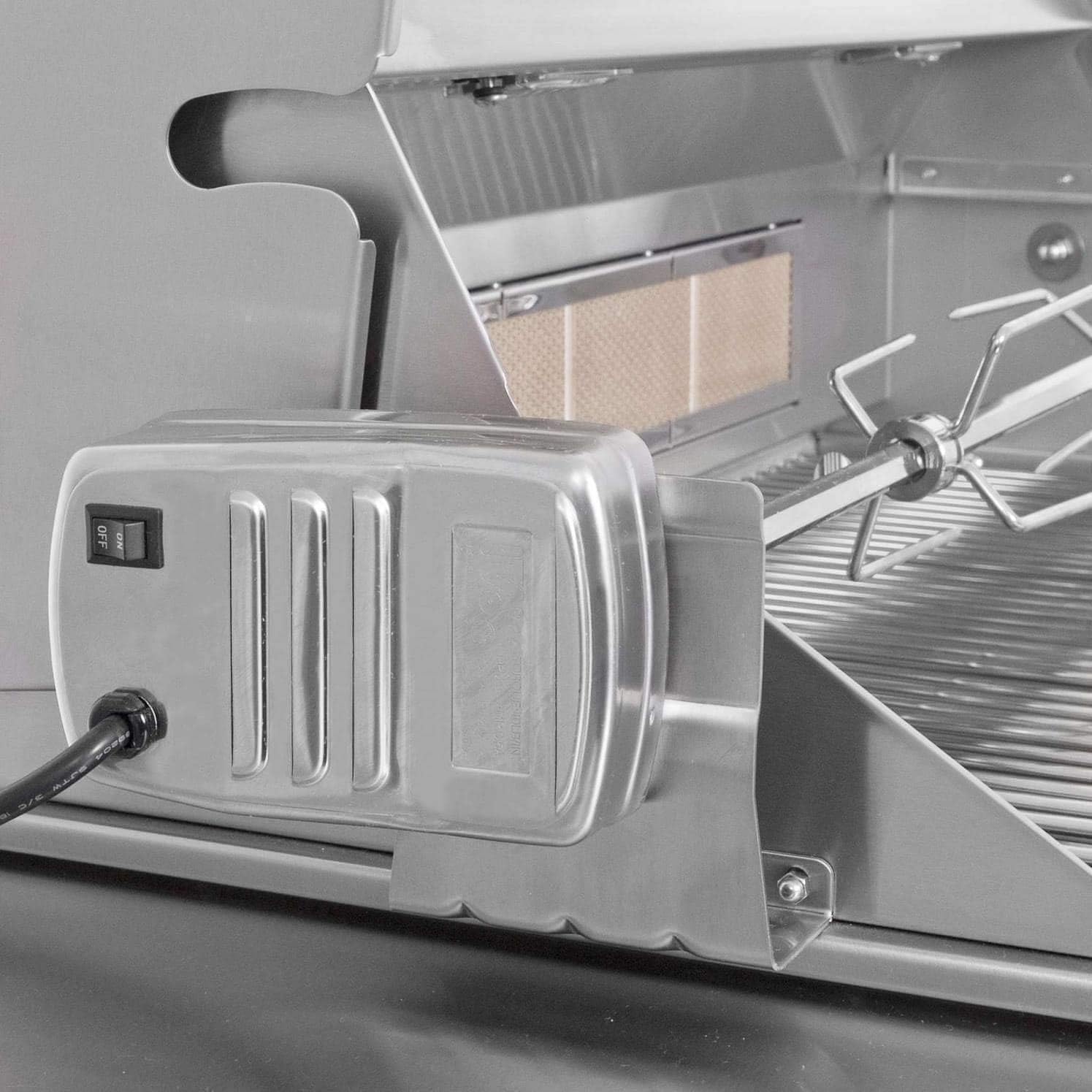 Lion 32 Inch Stainless Steel Natural Gas Grill On Cart