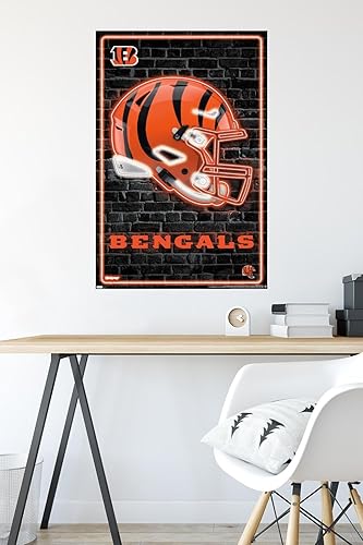 Miniatura 4 de Trends International NFL Cincinnati Bengals - Póster de pared con casco neón 23, 34 pulgadas de largo x 22.4 pulgadas, versión sin marco