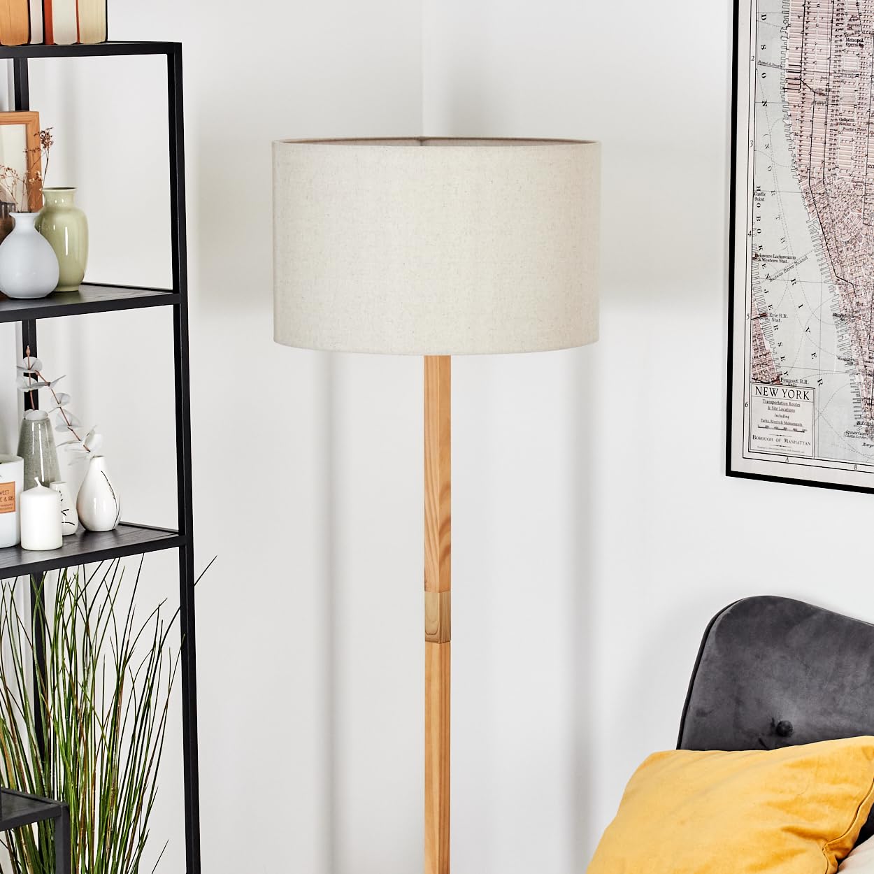HOFSTEIN Stehleuchte Flemming, Stehlampe aus Holz im modernen Boho-Design, Schirm aus Stoff, Ø 50 cm, 170 cm, E27, mit Fußschalter - Wohnzimmer, Schlafzimmer, Esszimmer, Flur