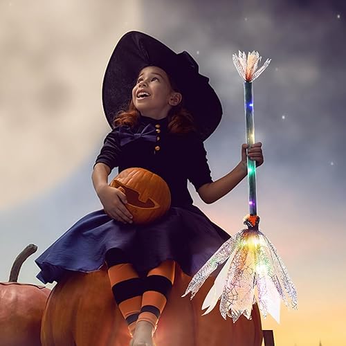 Miniatura 4 de Escoba de bruja de Halloween, escoba decorada con luz LED de 25 pulgadas, barredora de bruja, escoba malvada para niños (morado)