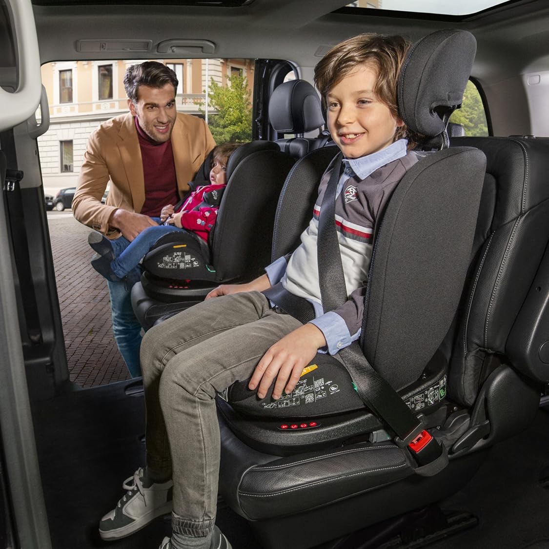 Chicco Mokita I-Size Kindersitz, mit Isofix-System, für Kinder zwischen 76 und 150 cm Körpergröße, Gewicht 10-36 kg, verwendbar ab 15 Monaten, Gruppe 1/2/3, inklusive Einsatz, Blau