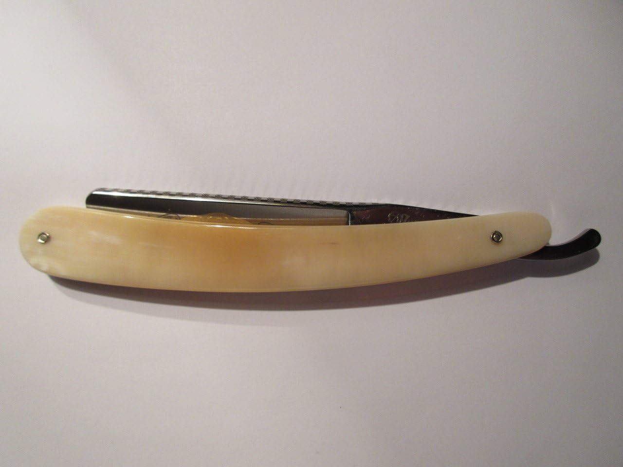 Wacker Jungmeister 7/8+" Straight Razor, Slight Barbers Notch Tip, Gold Etched Blade, Decorated Spine, Horn Scales