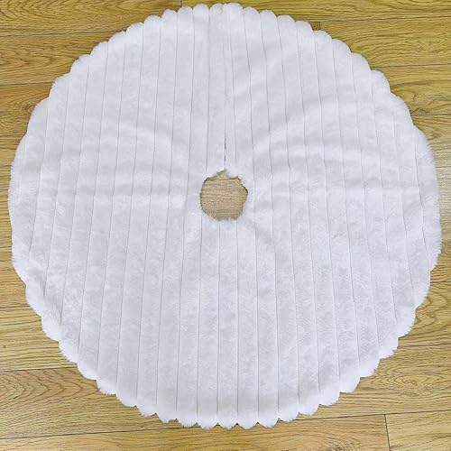 Vista 83 de Faldones blancos de felpa para árbol de Navidad, 36 pulgadas, tapete de lujo de piel sintética para base de árbol de Navidad con patrón de corazón