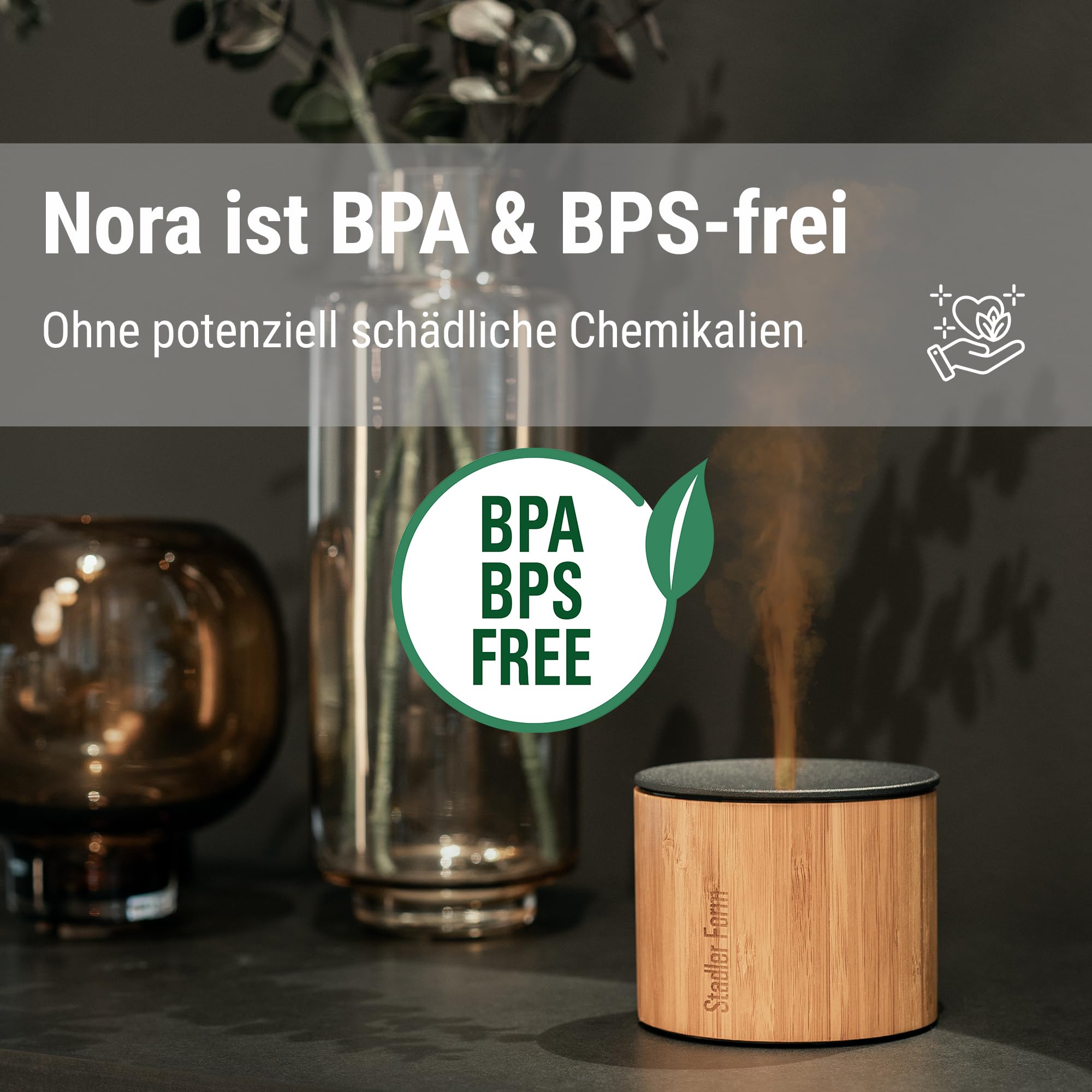 Stadler Form Aroma Diffuser und Laterne Sophie, kabellos | Für ätherische Öle, Ultraschall, für drinnen und draußen, Flammen-Effekt, Akkubetrieb bis 11 h, schwarz mit Bambus-Griff
