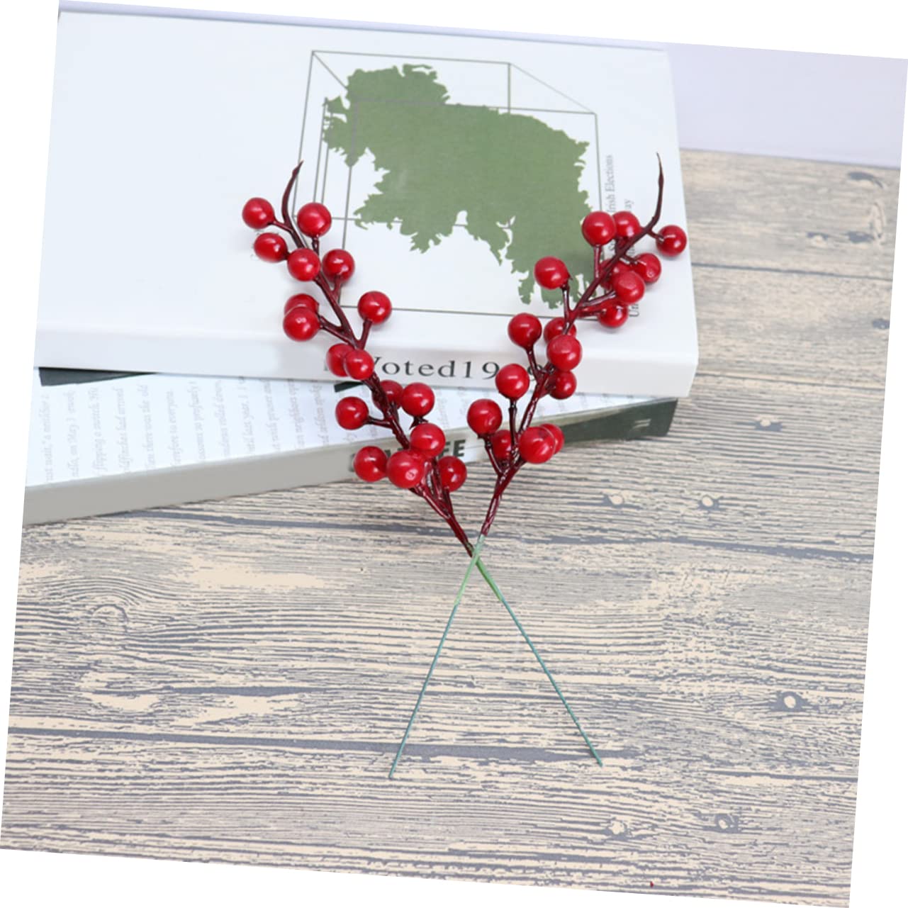 MAGICLULU 20pezzi Rametti Bacche Rosse Artificiali Steli di Bacche Finte per Ghiande Natalizie Decorazioni Fai da Te Materiale Plastico e Naturale