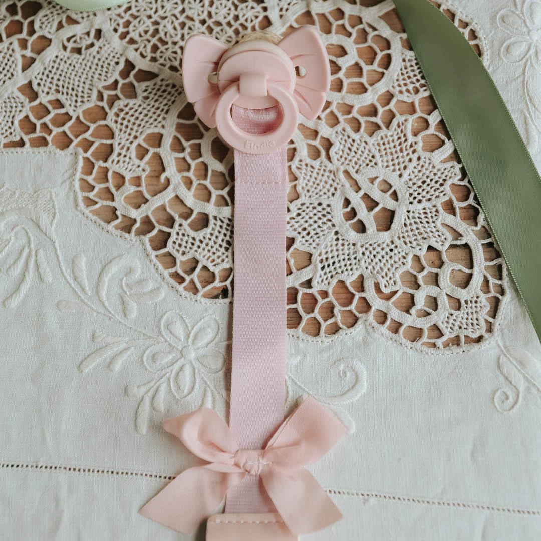 Elodie Details Pack de 2 Attache-Tétine en Tissu et Clip en Acier Inoxydable, pour Bébé Garçon et Fille, Anneau Universel en Silicone - Powder Pink/Soft Terracotta