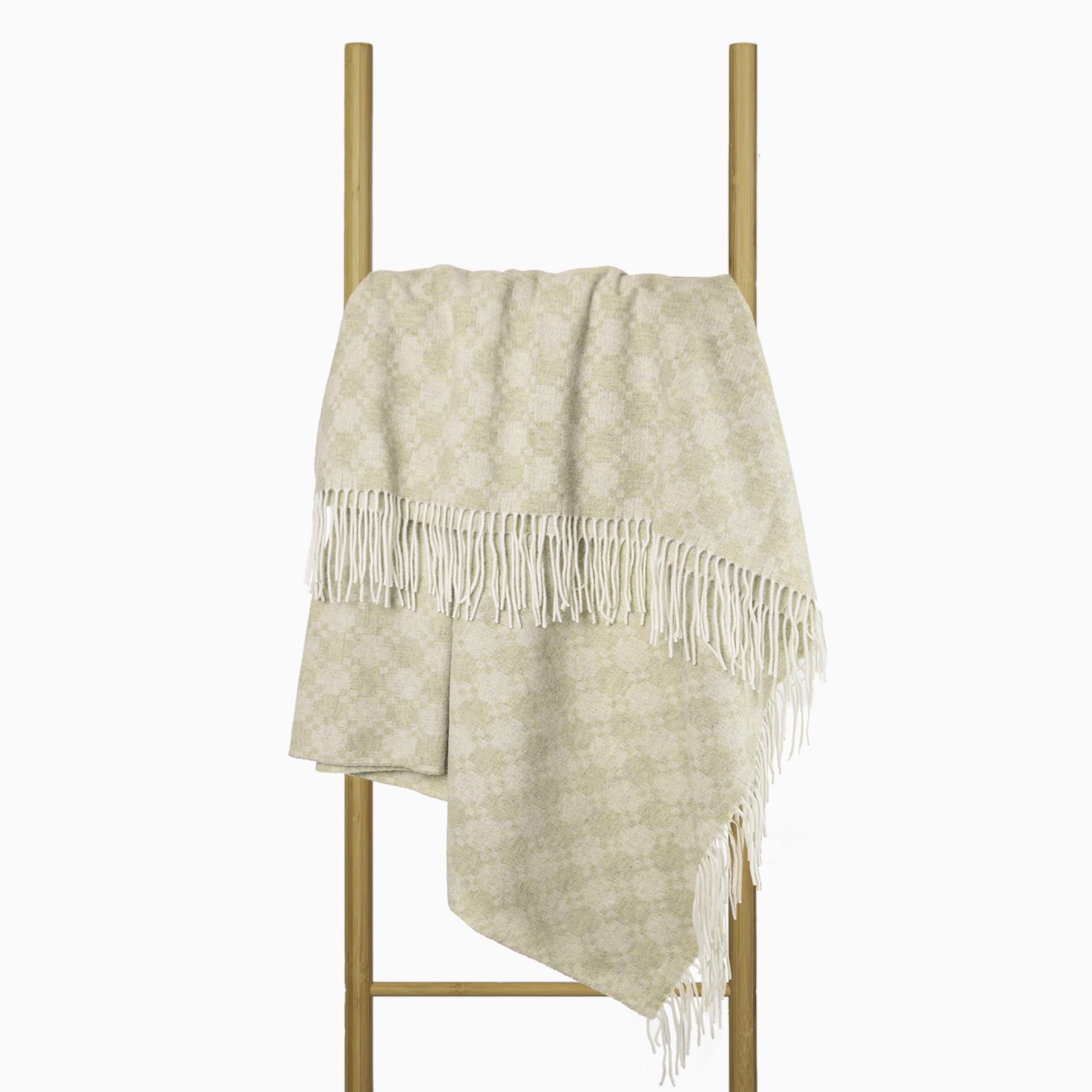 Manta Lana Merino 140x200 con 10% Cachemira – Manta Cálida para Cama y Sofá, Cubrecama Invernal con Flecos, Elegante Plaid para Sofá y Sillón – Nostra Andora